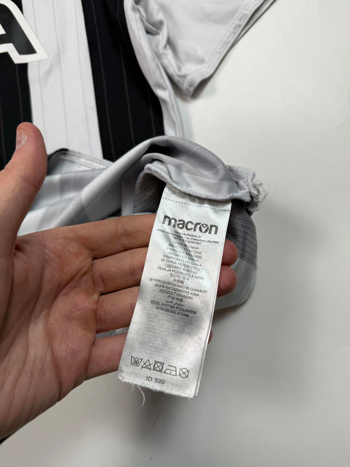 Udinese 2021/22 Macron home football shirt (M)