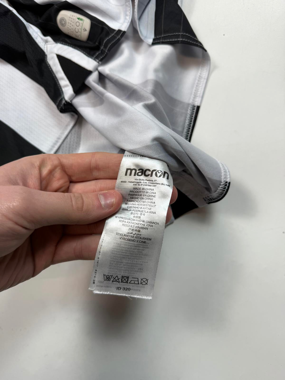 Udinese 2021/22 Macron home football shirt (M)