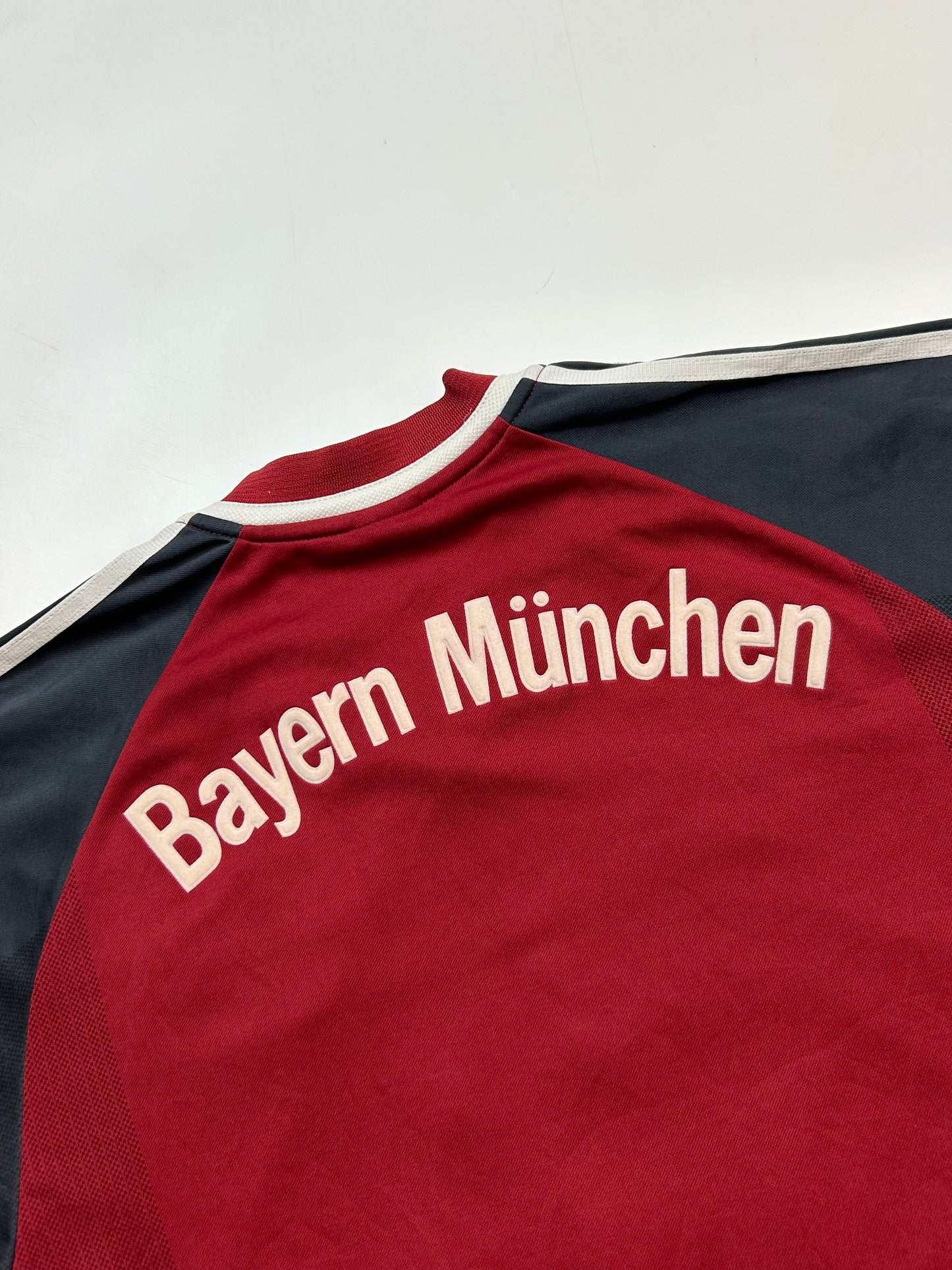Bayern Munich 2001/02 Adidas home football shirt (M)