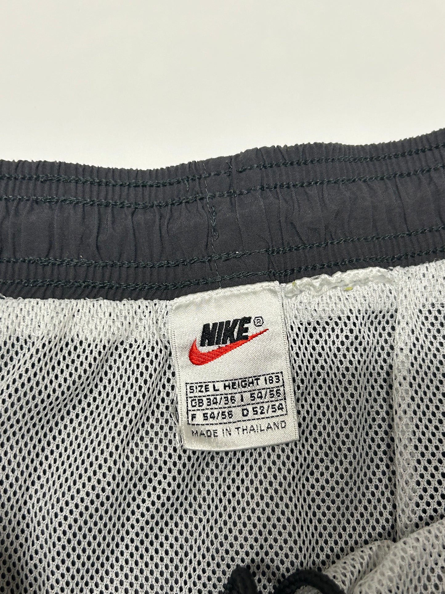 Vintage 90s Nike shorts (L)