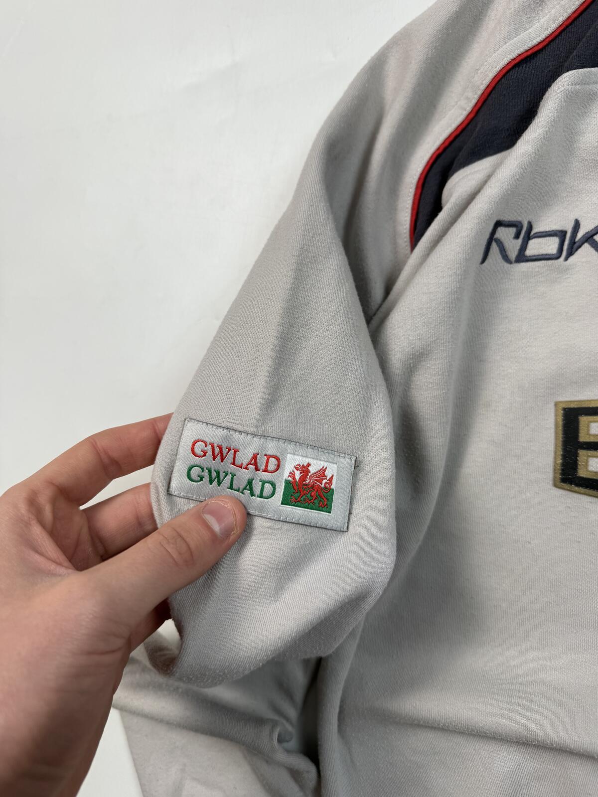 Vintage Wales 2005-07 Reebok away rugby union shirt (14)