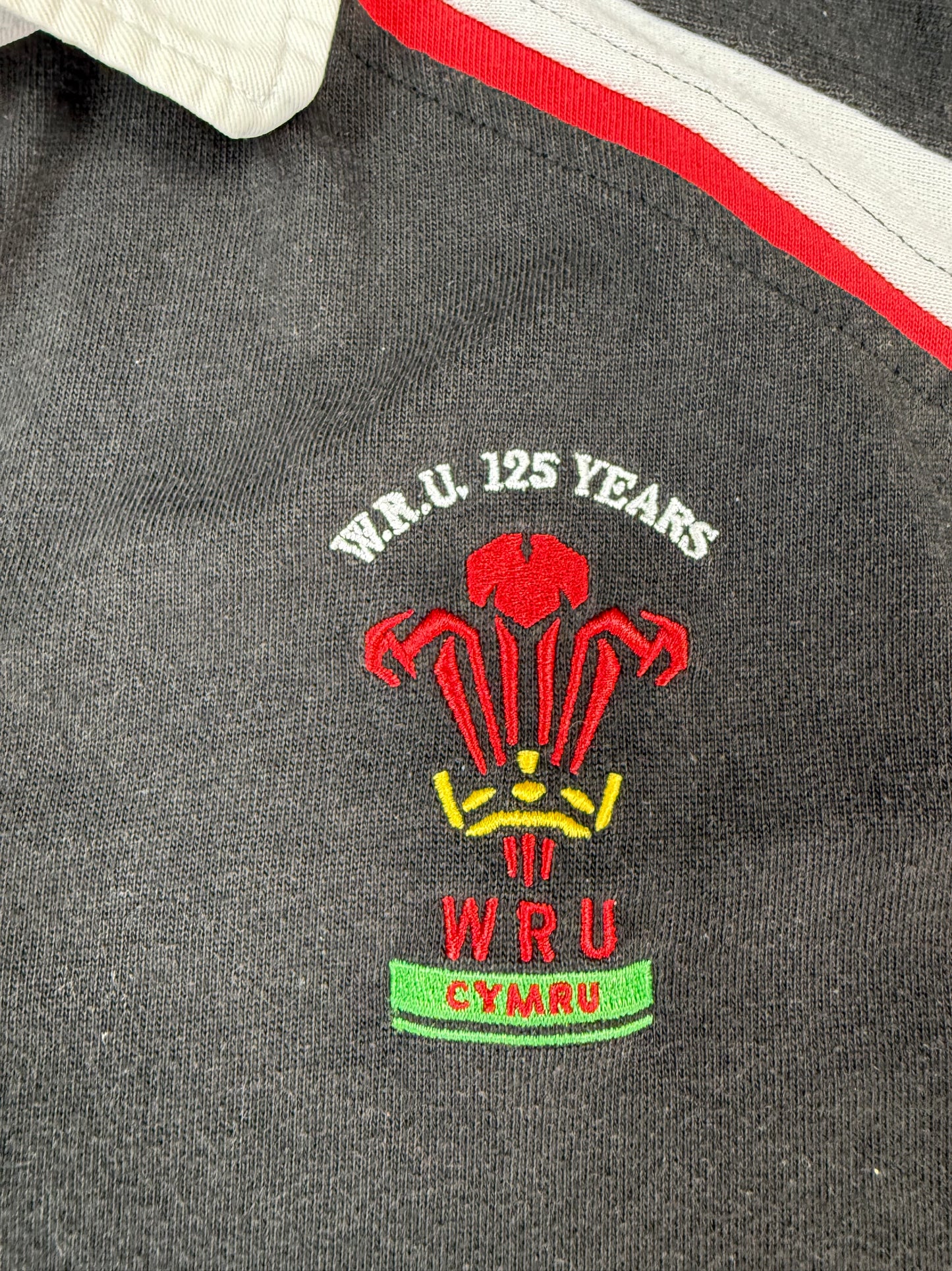 Vintage Wales 2005/06 Reebok rugby shirt (XL)
