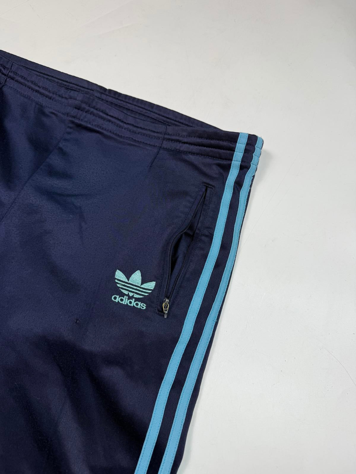 Vintage 90s adidas originals baggy track pants (M)