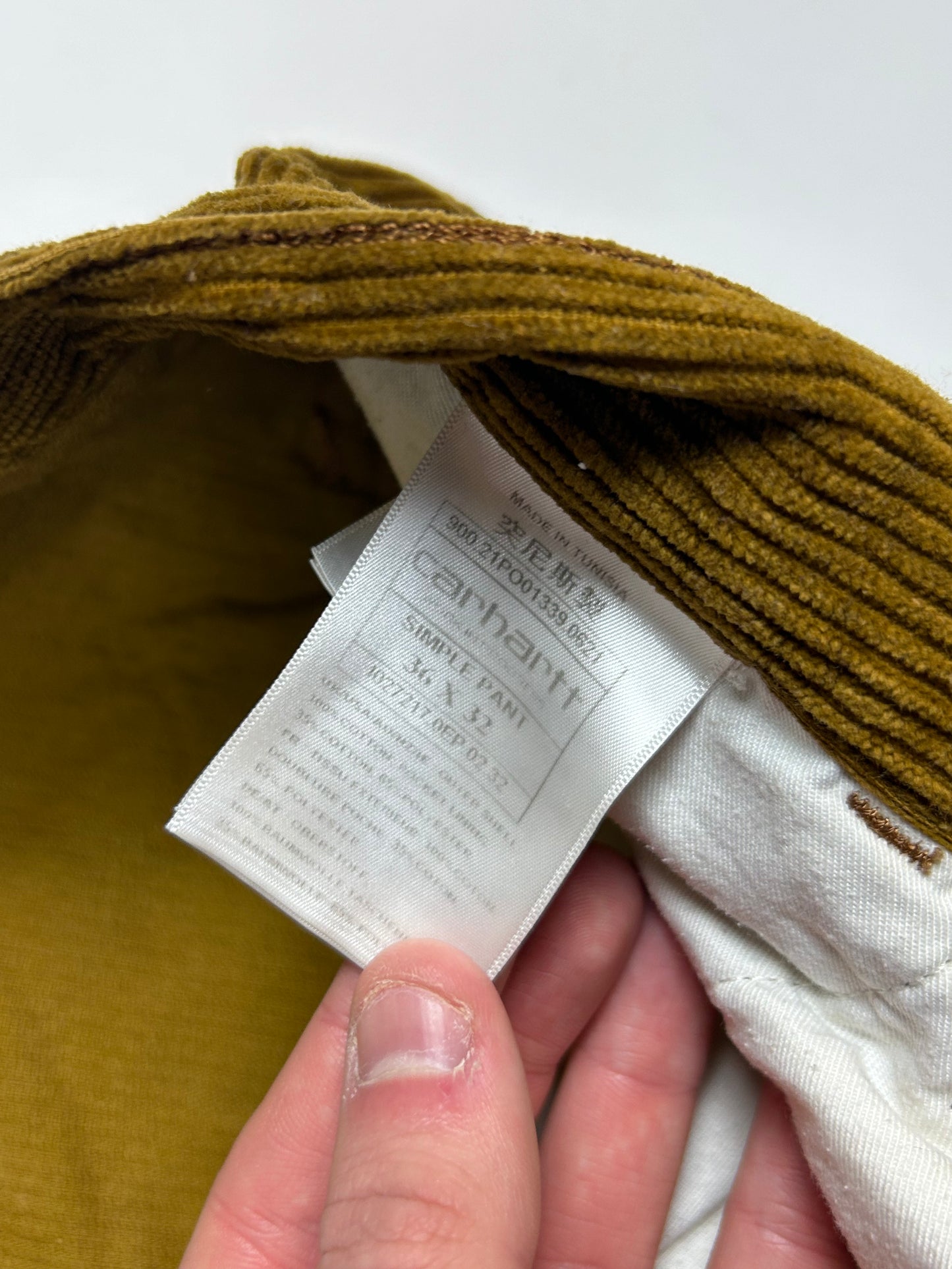 Carhartt baggy corduroy trousers (W36)