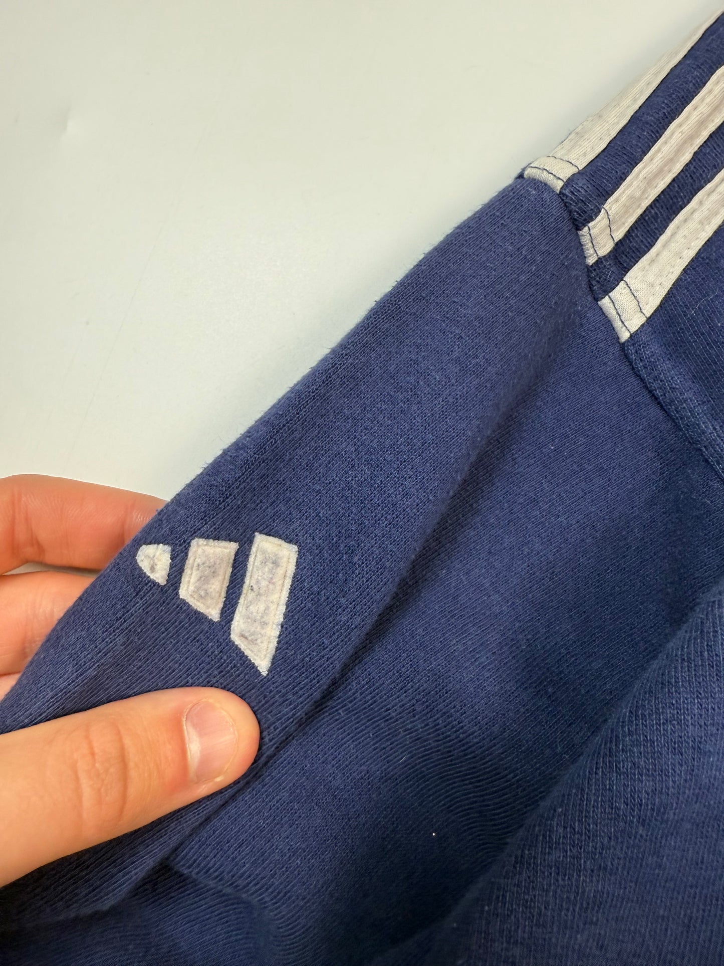 Vintage 90s Adidas small logo sweatshirt (M)