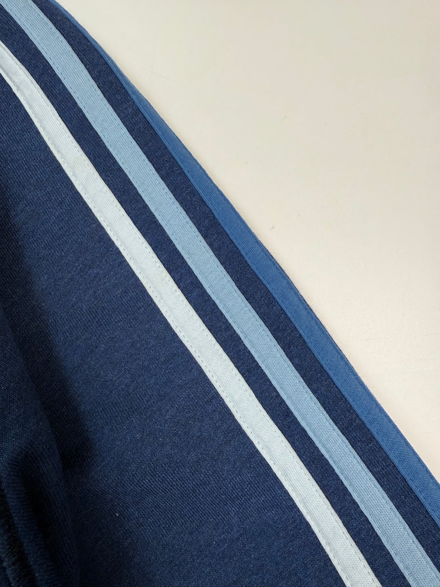 Adidas zip up hoodie (M)