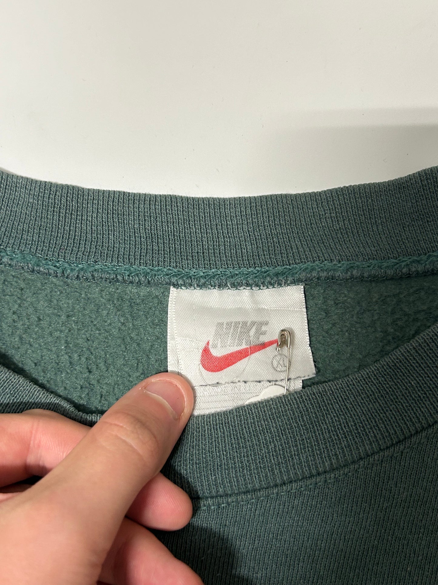 Vintage 90s Nike mini swoosh sweatshirt (XL)