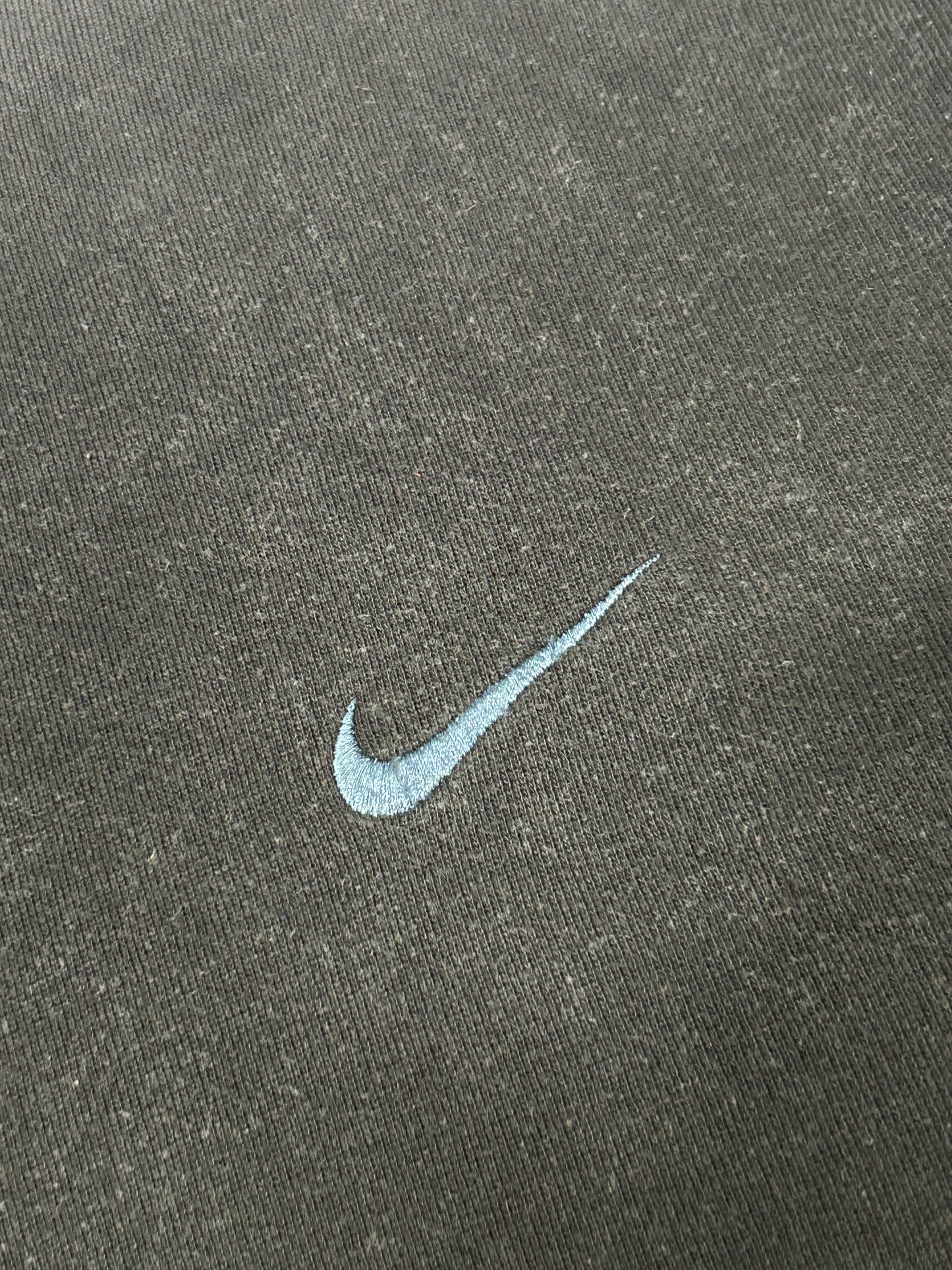 Vintage 90s Nike mini swoosh sweatshirt (M)