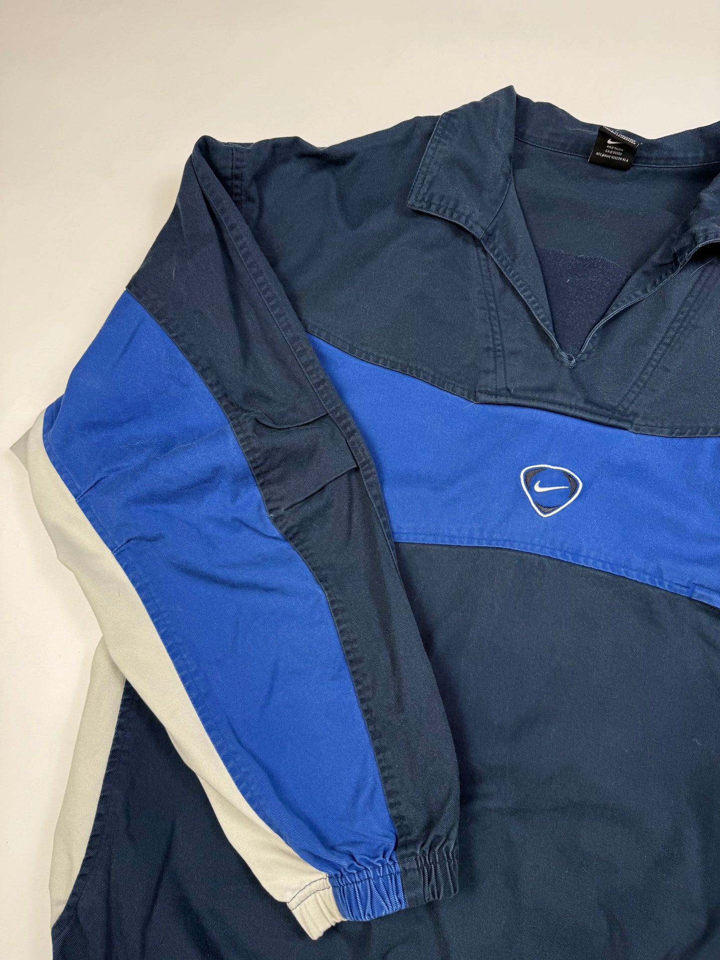 Vintage 90s Nike shield football drill top (XL)