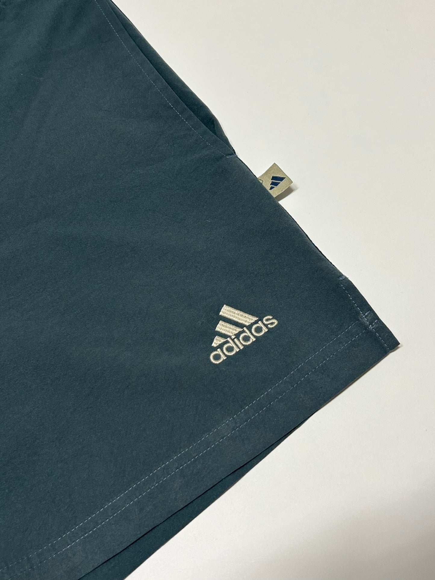 Vintage adidas shorts (S)