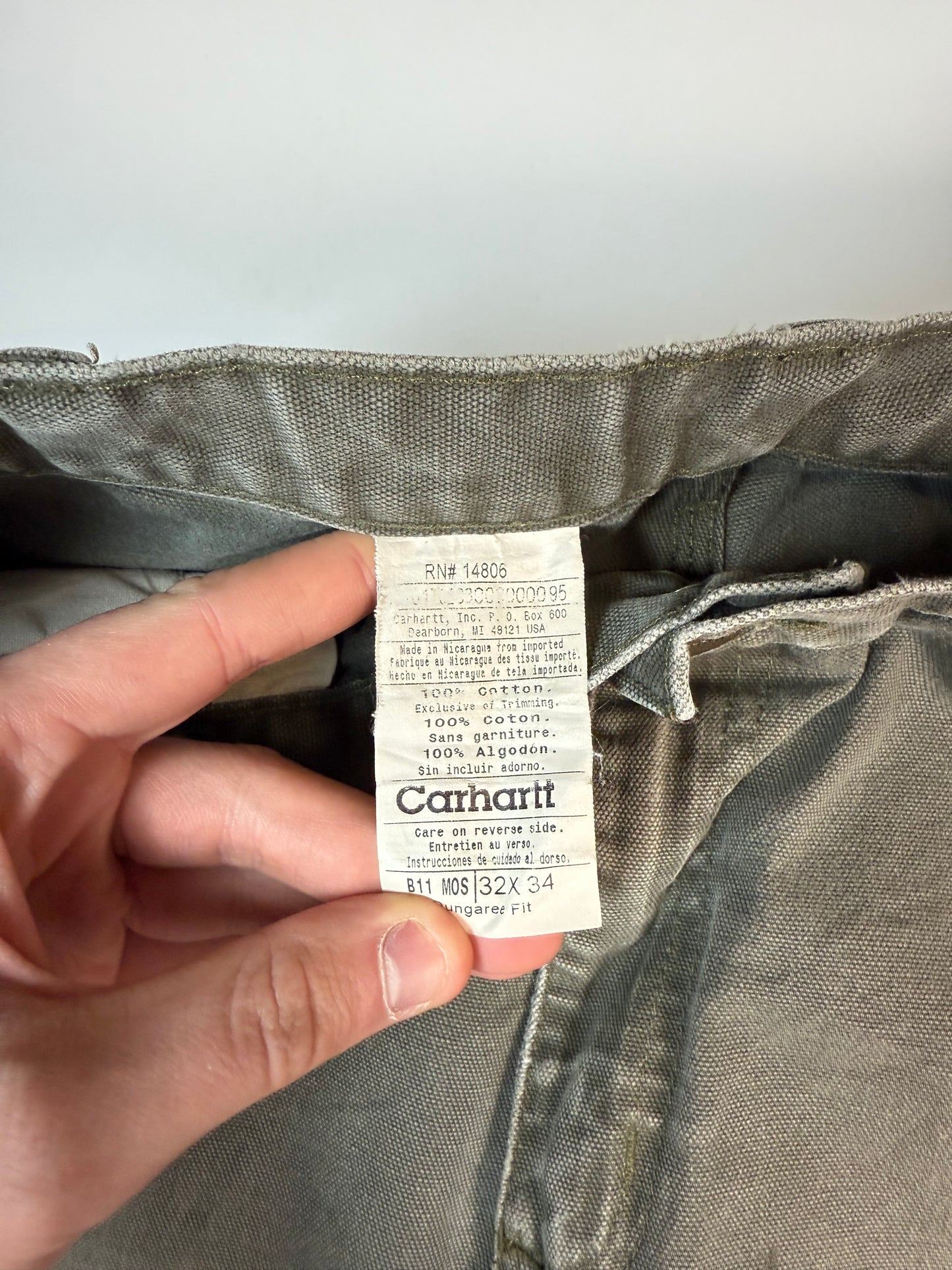 Vintage Carhartt baggy carpenter pants (W32)
