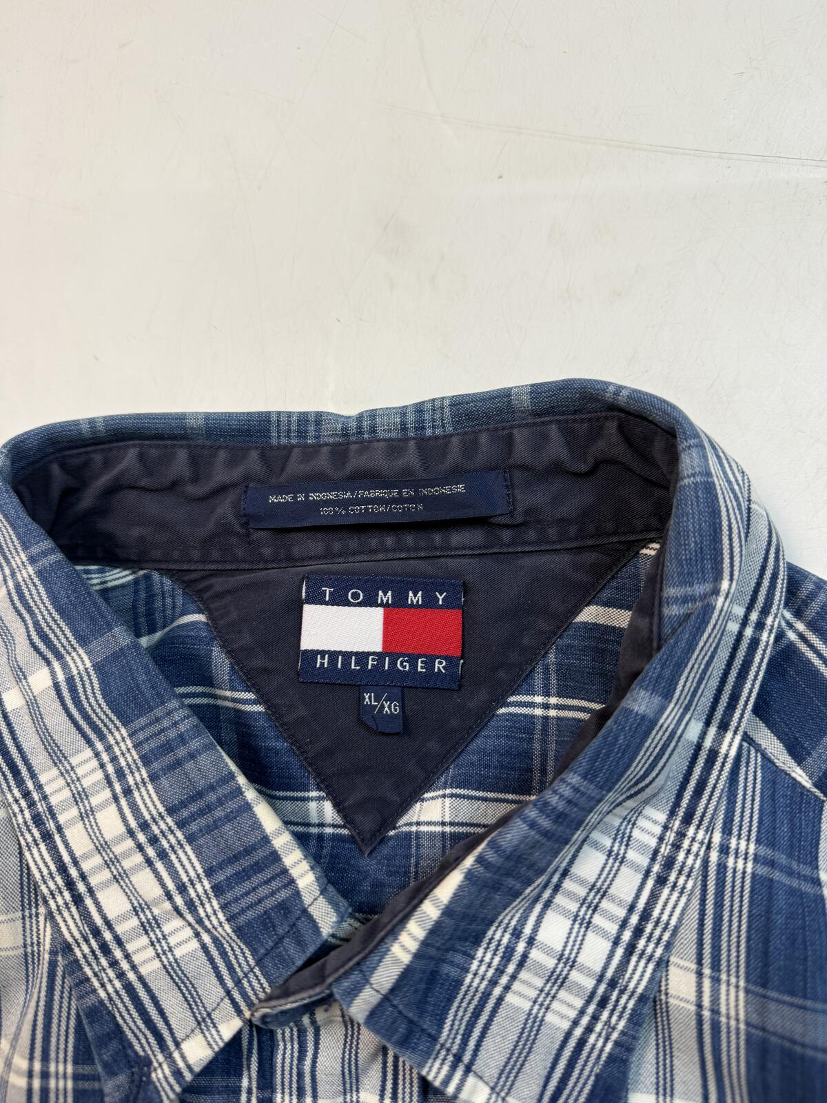 Vintage 90s Tommy Hilfiger check button up shirt (XL)