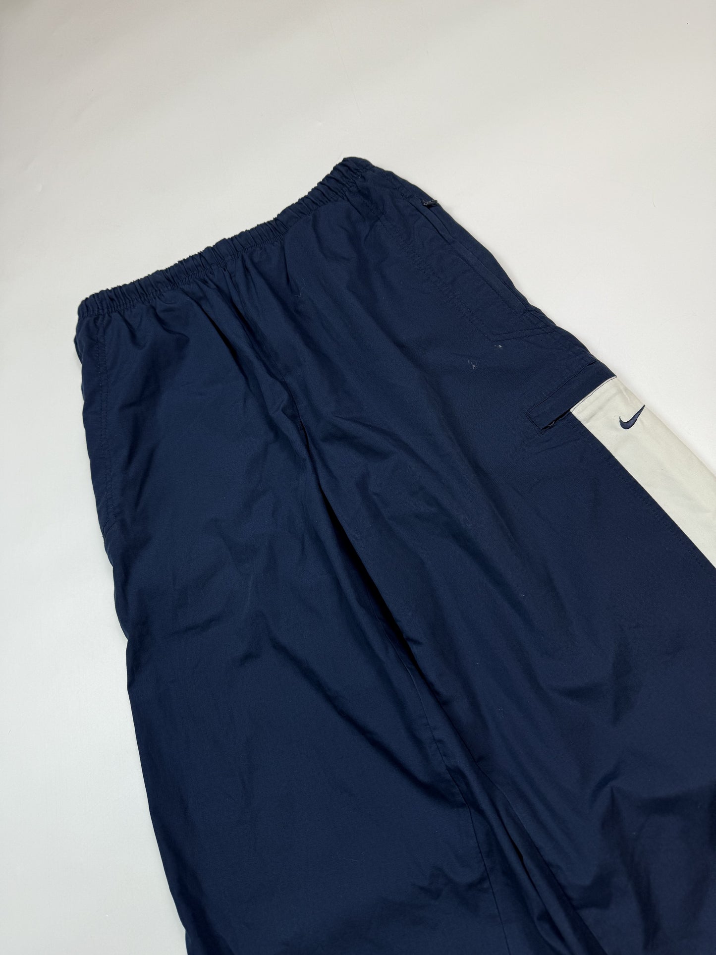 Vintage Nike baggy track pants (M)