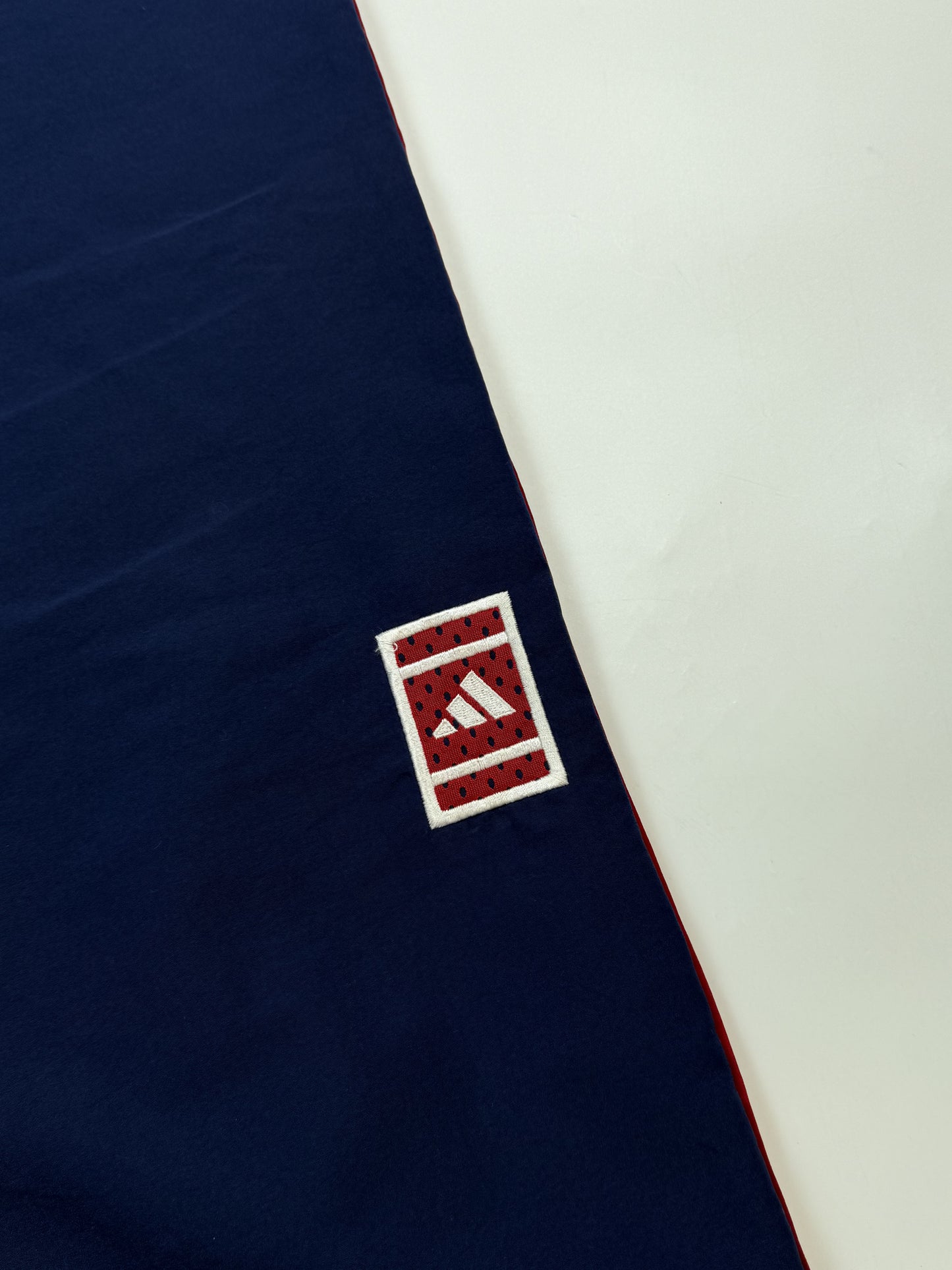 Vintage Adidas baggy track pants (M)