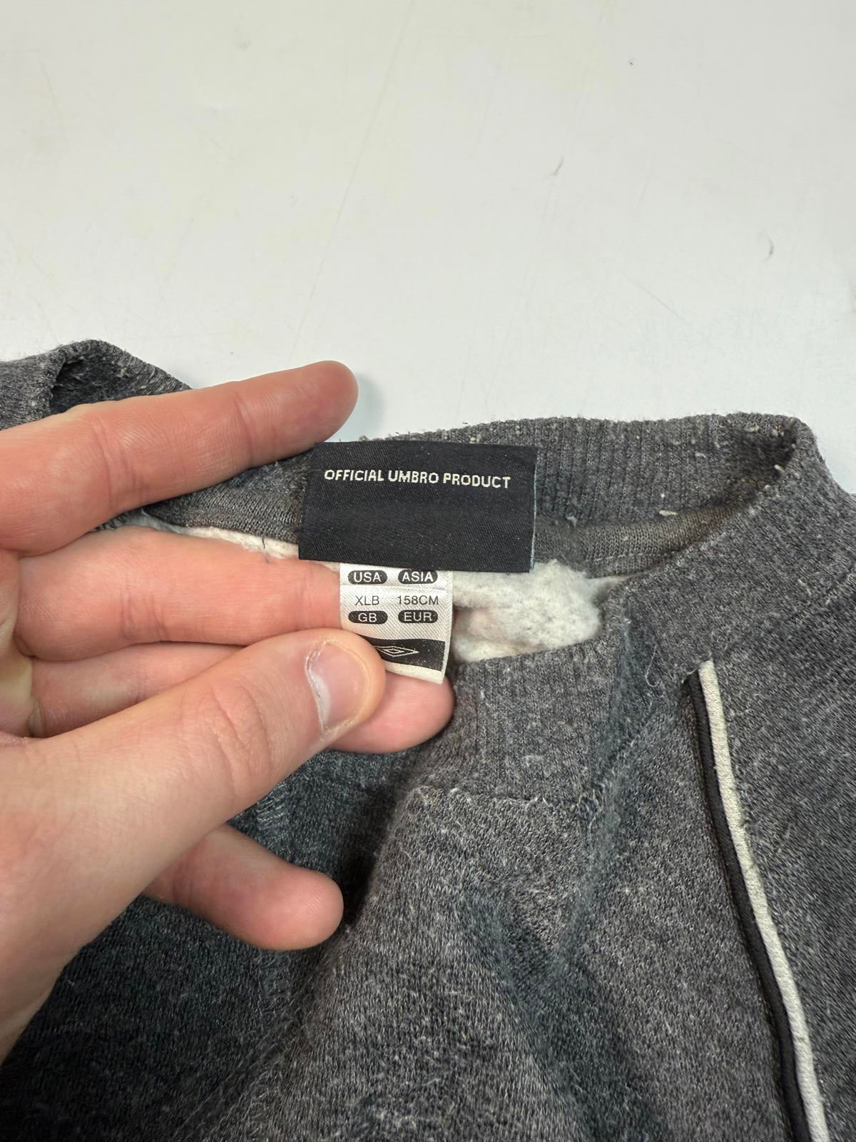 Vintage Umbro centre logo sweatshirt (XS)