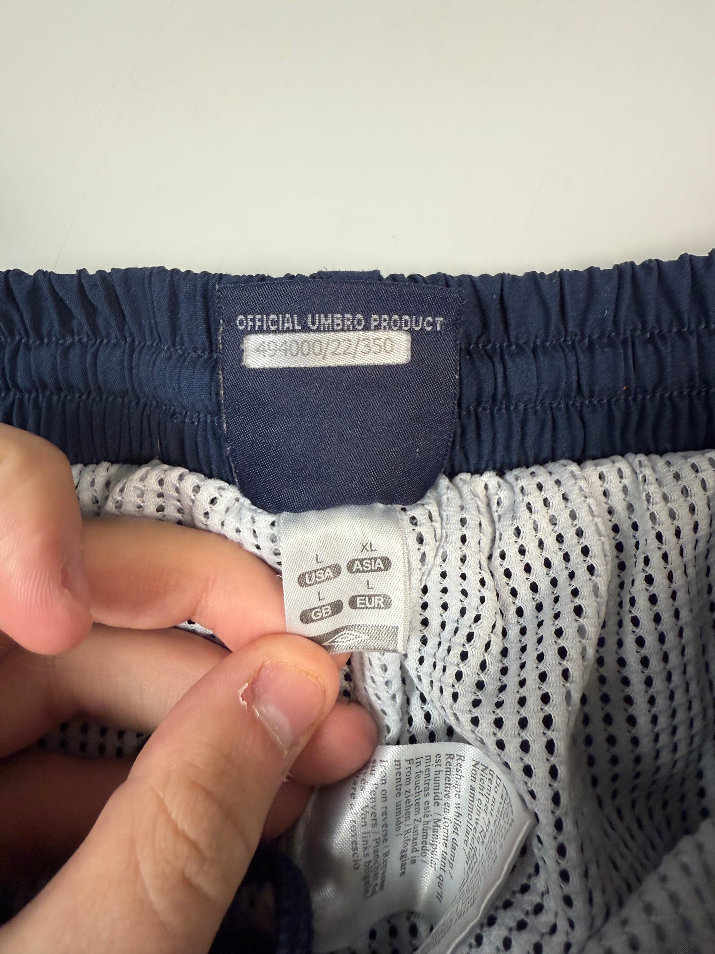 Vintage Umbro baggy track pants (L)