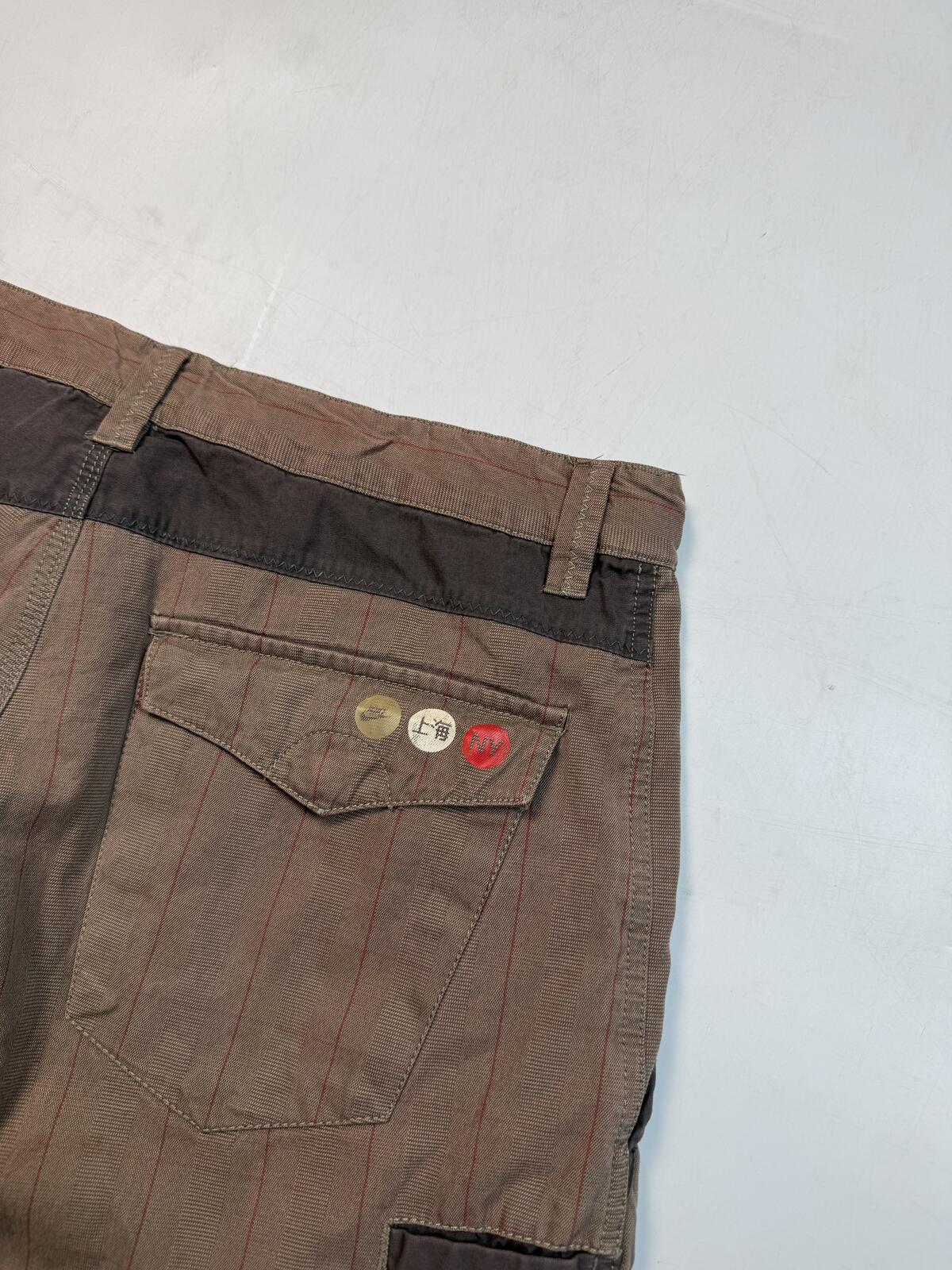 Vintage Y2K Nike checkered baggy shorts (M)