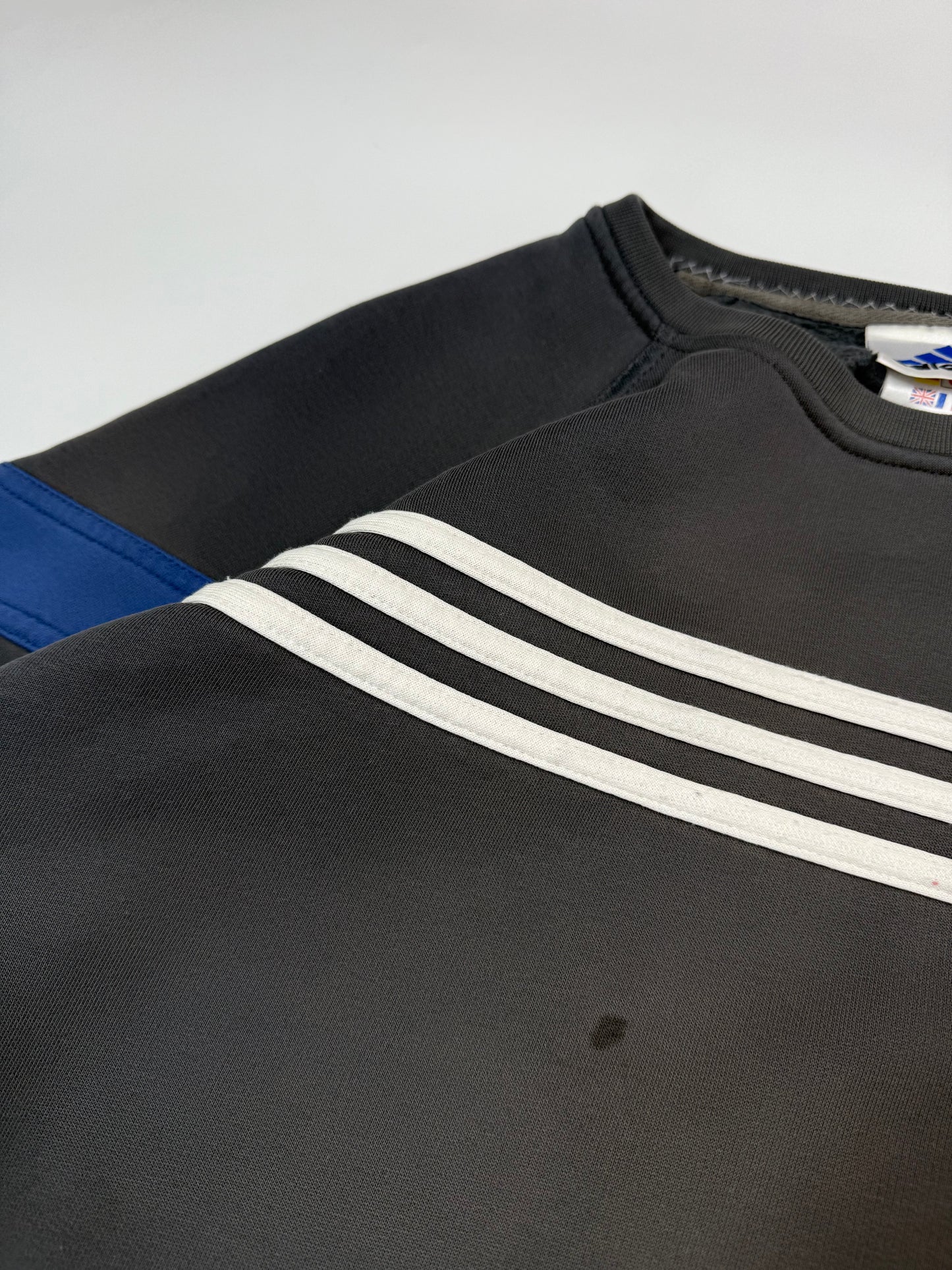 Vintage Adidas boxy sweatshirt (L)
