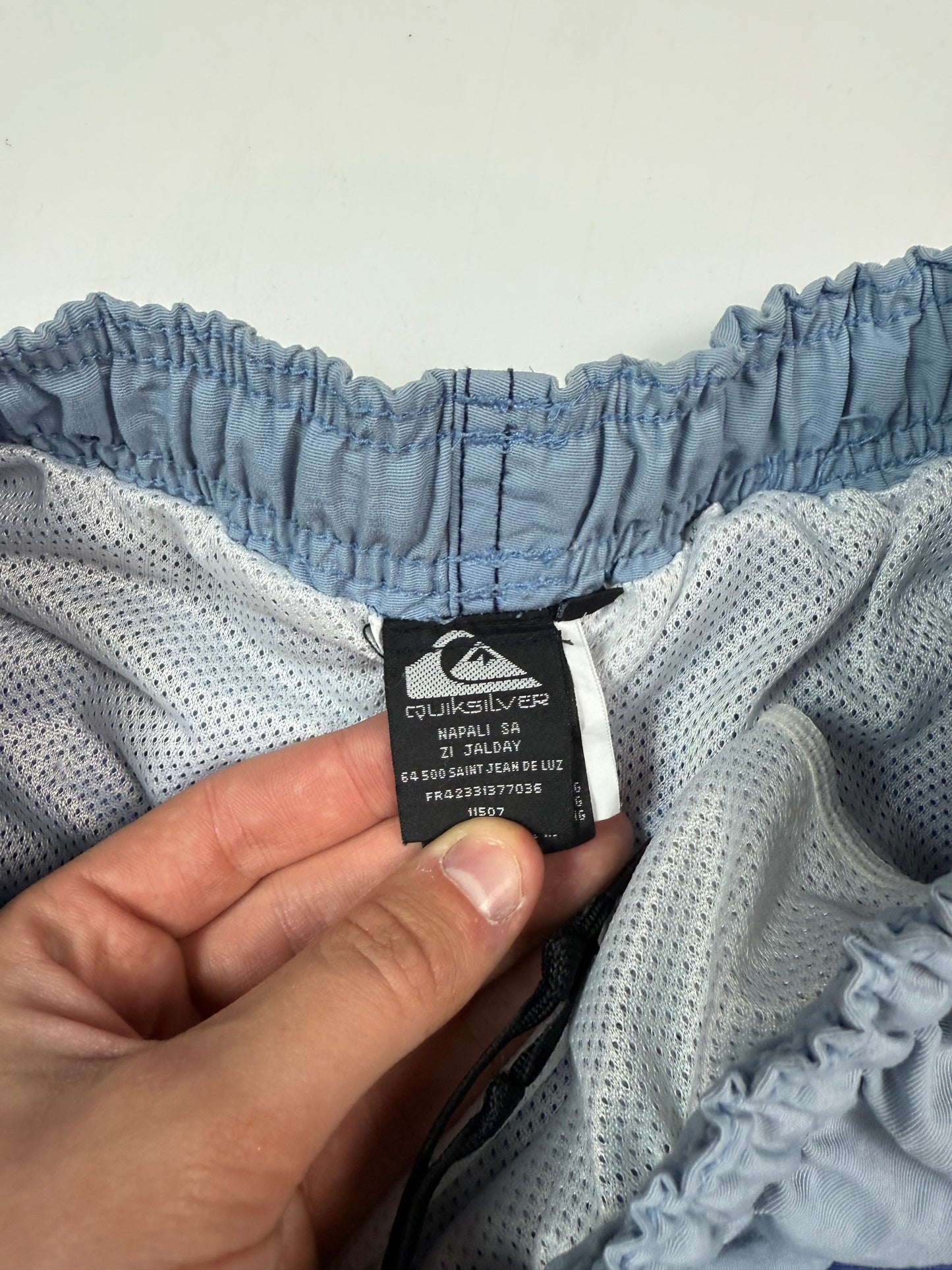 Vintage Quiksilver baggy surf board shorts (L)