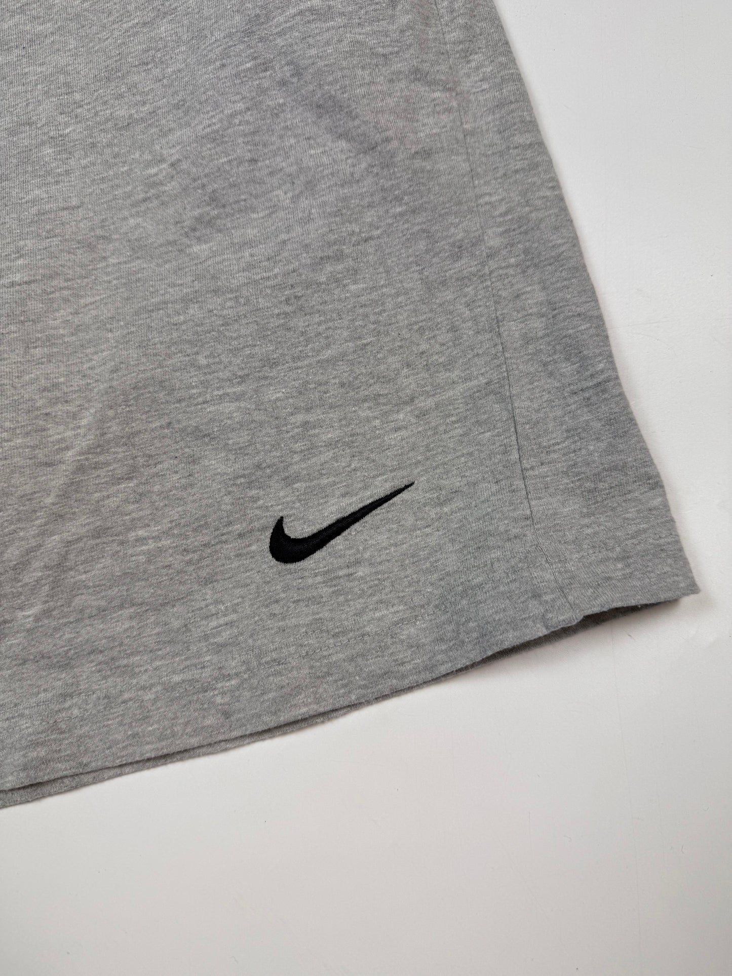 Vintage 90s Nike mini swoosh baggy sweat shorts (L)