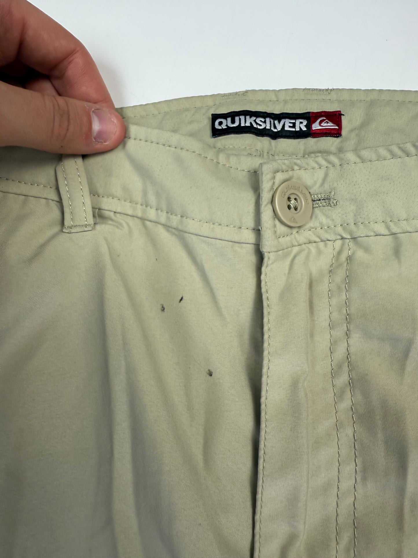 Vintage Quiksilver baggy cargo shorts (W28)