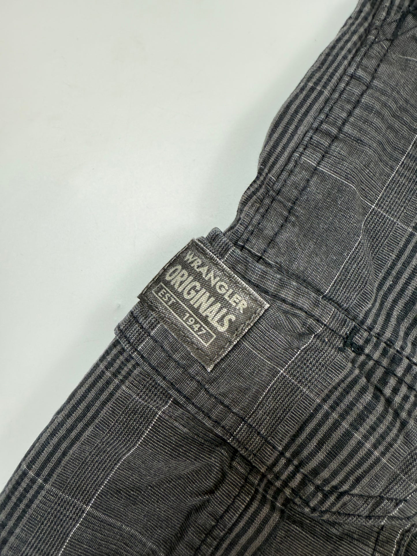 Wrangler baggy checkered cargo shorts (W32)
