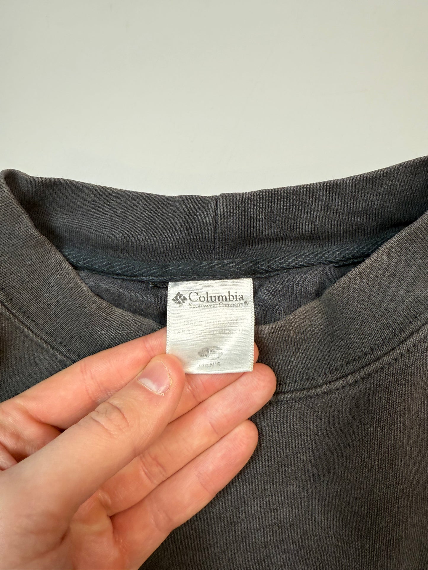 Vintage Columbia spell out sweatshirt (L)