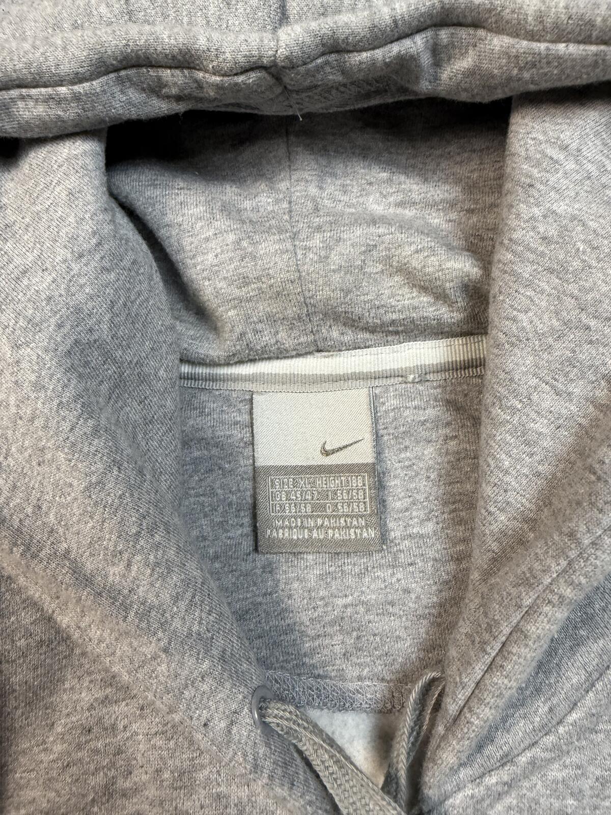 Vintage Y2K Nike mini swoosh zip up hoodie (XL)