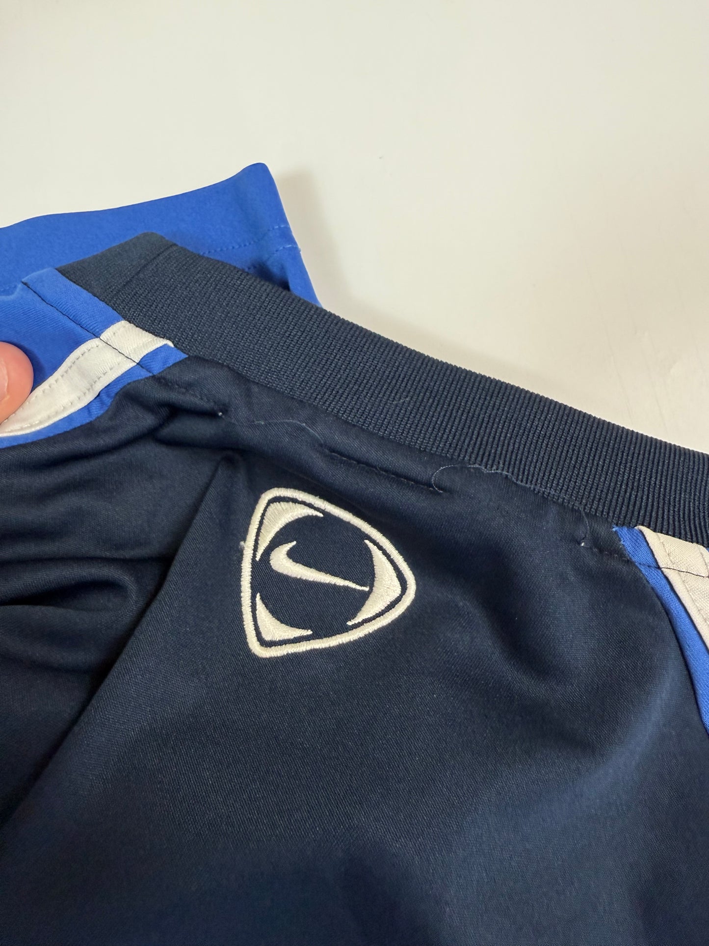 Vintage Nike shield football centre swoosh tee (L)