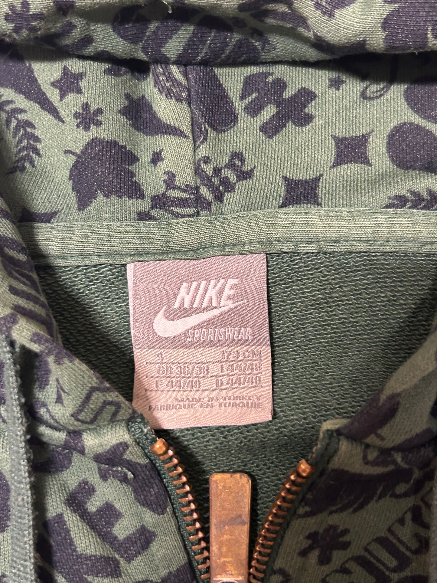 Vintage Nike all over print zip up hoodie (S)