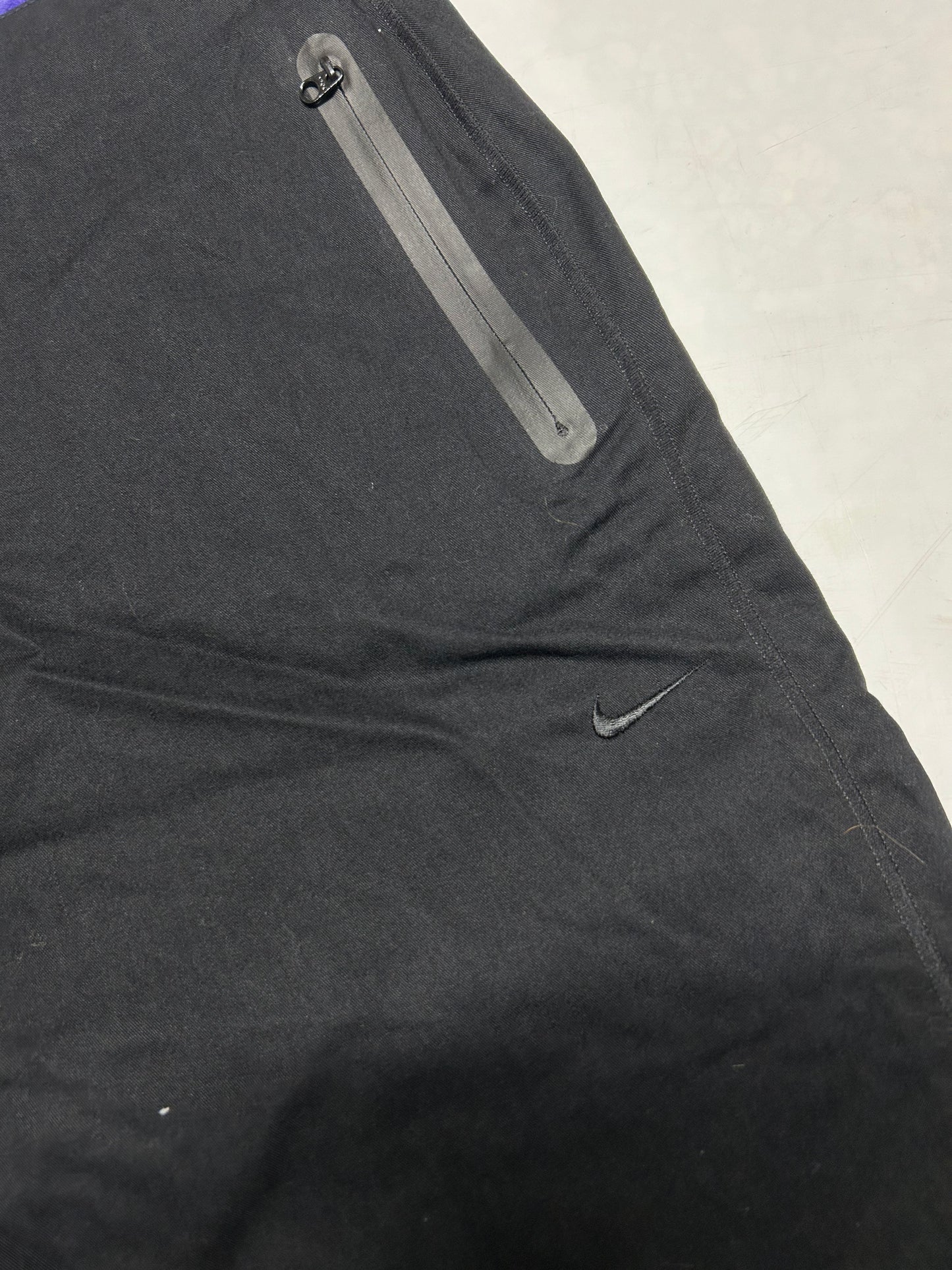 Vintage BNWT Nike trousers (W32)