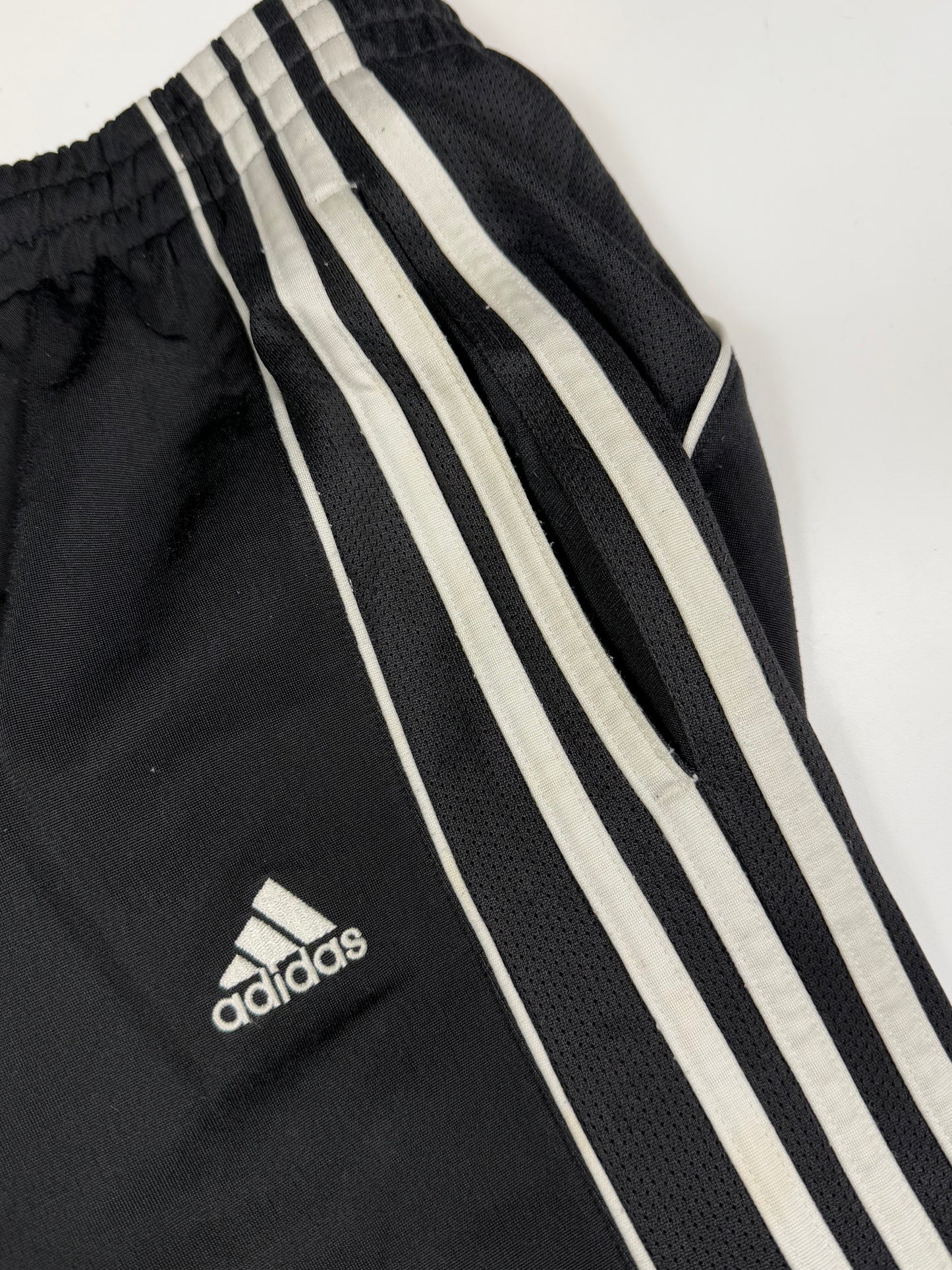 Vintage Adidas baggy track pants (M)