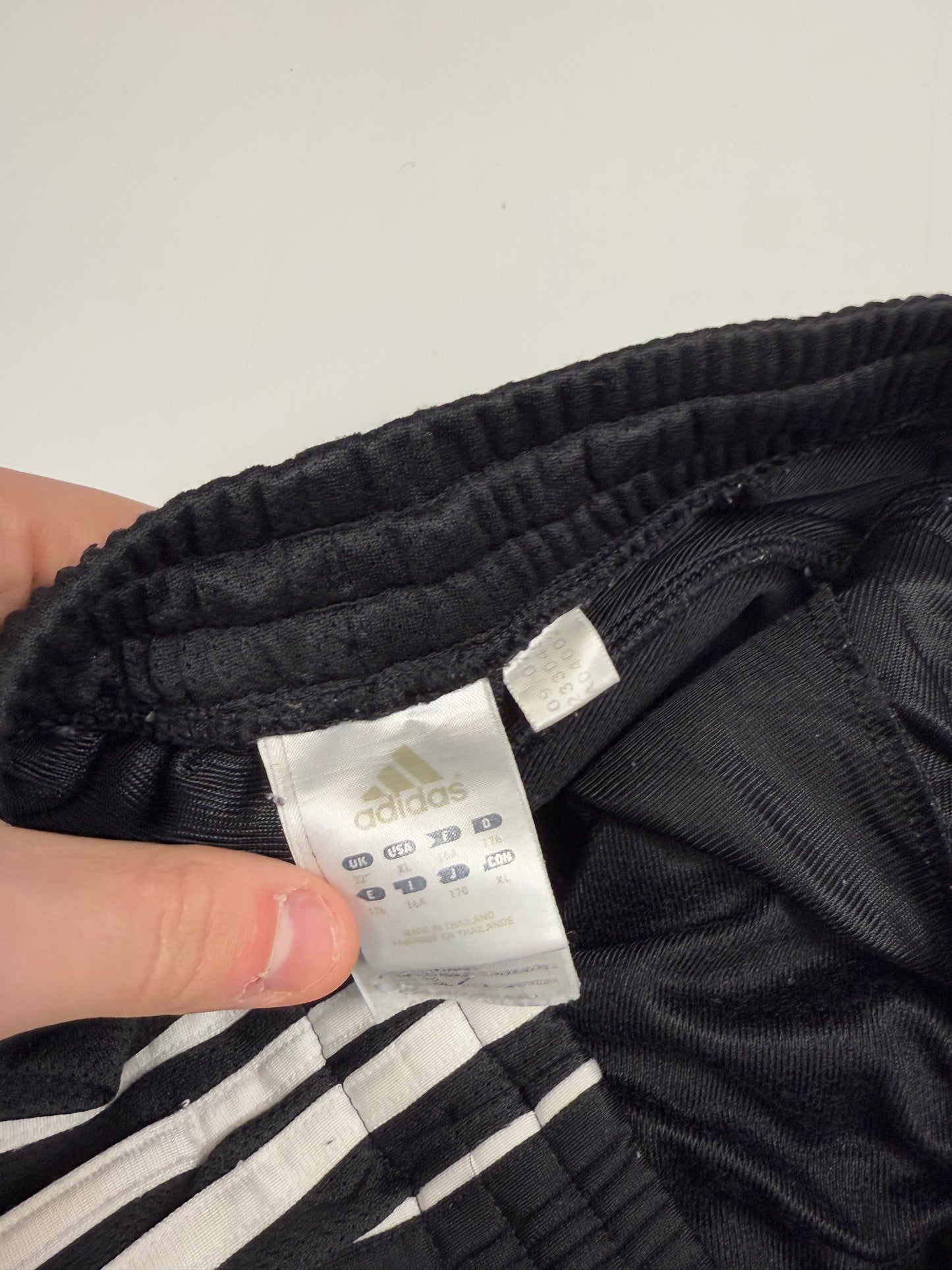 Vintage Adidas baggy track pants (M)