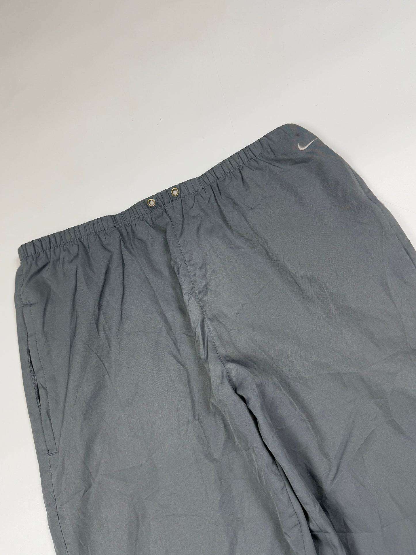 Vintage Nike baggy track pants (M)
