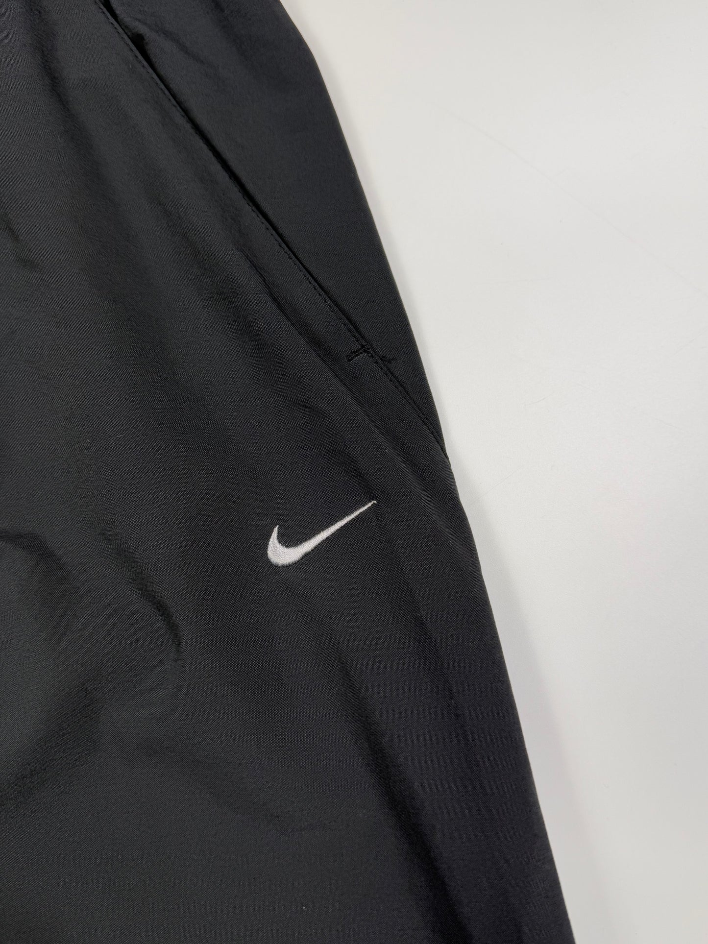 Vintage Nike mini swoosh baggy track pants (M)