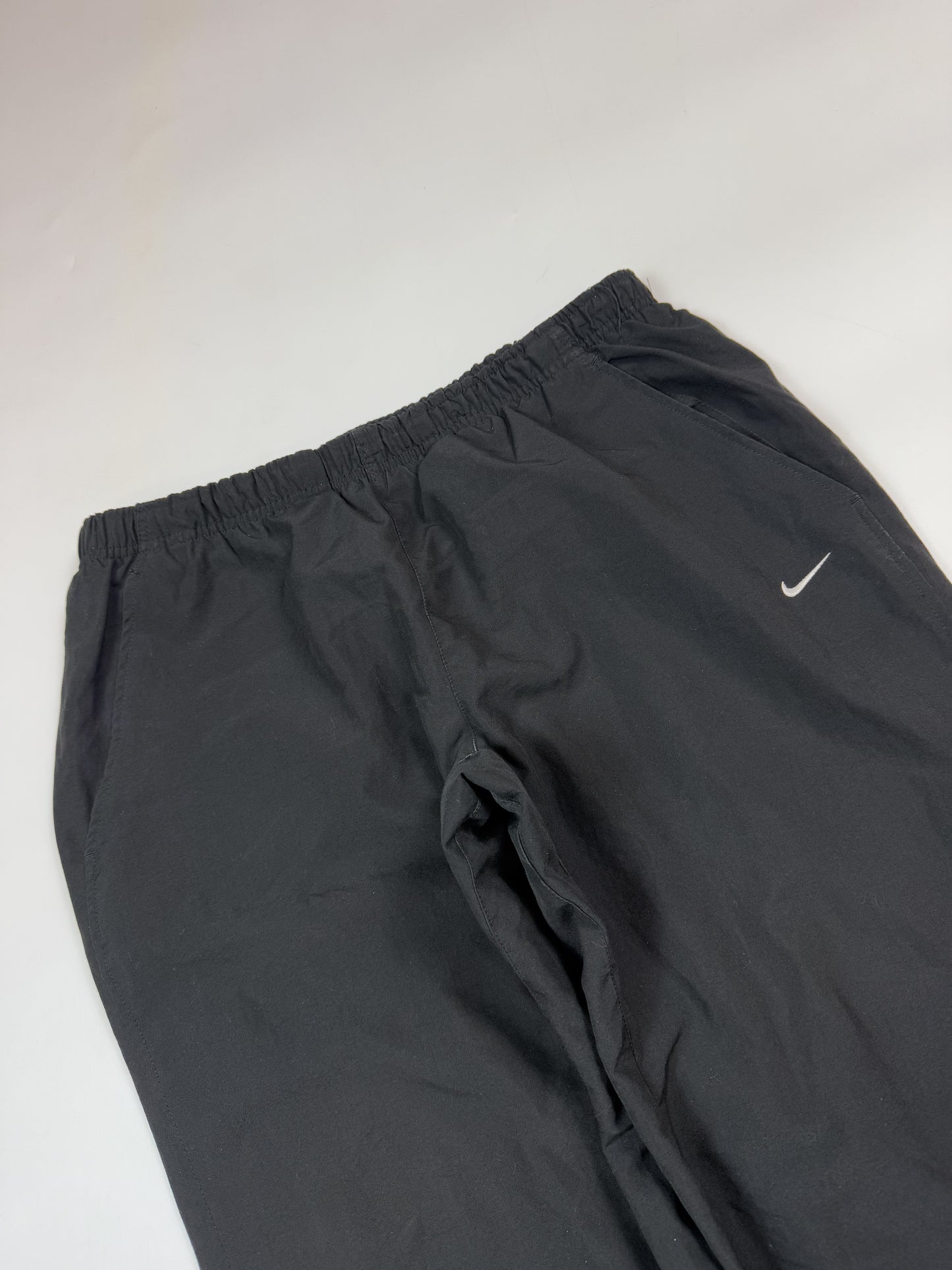 Vintage Nike mini swoosh baggy track pants (L)