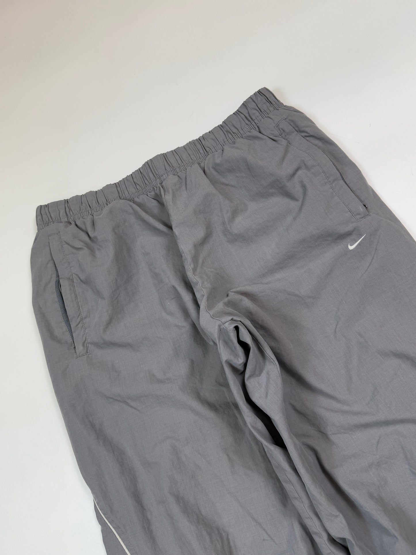 Vintage Nike baggy track pants (L)