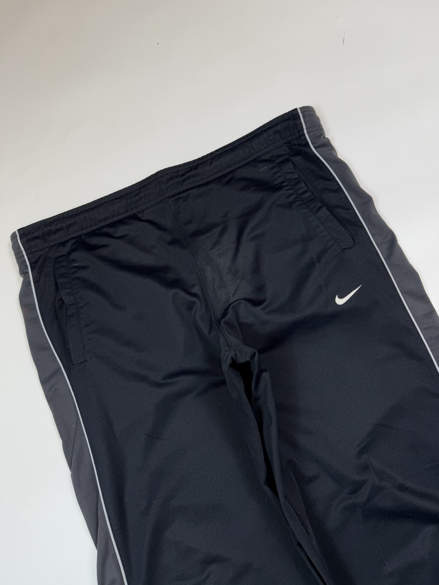 Vintage Nike baggy side stripe track pants (M)