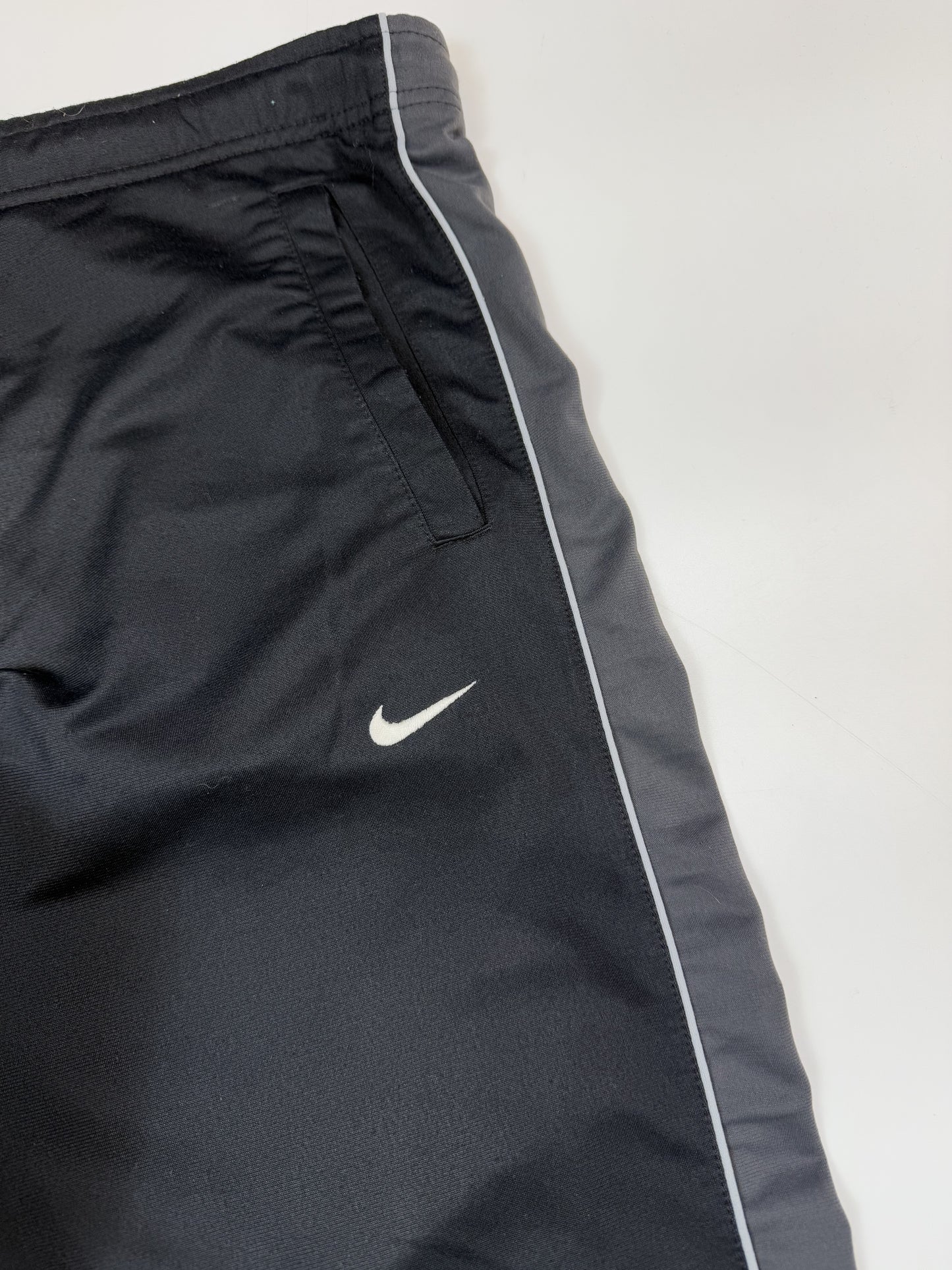 Vintage Nike baggy side stripe track pants (M)