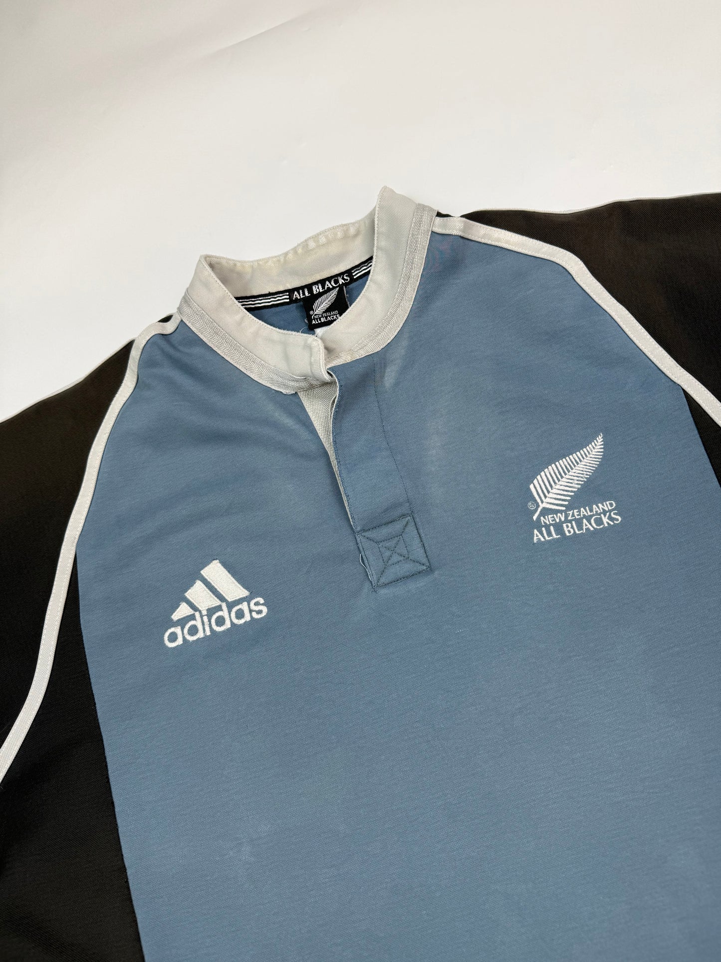 Vintage New Zealand 2001/02 Adidas training rugby union shirt (L)
