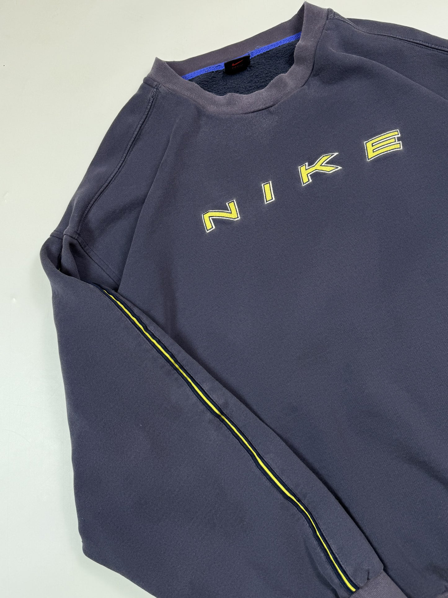 Vintage 90s Nike spell out sweatshirt (XL)