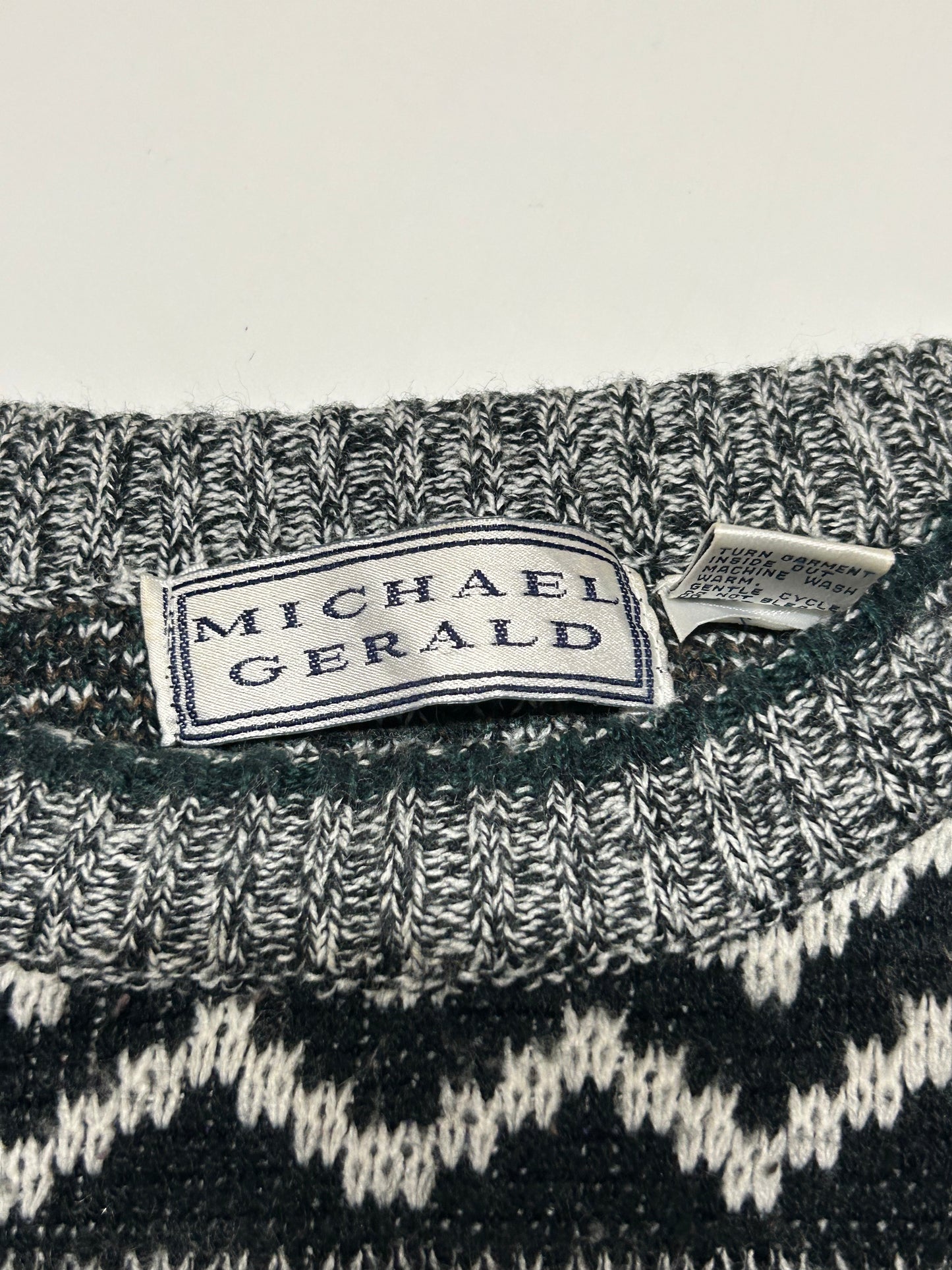 Abstract knit sweater (XL)
