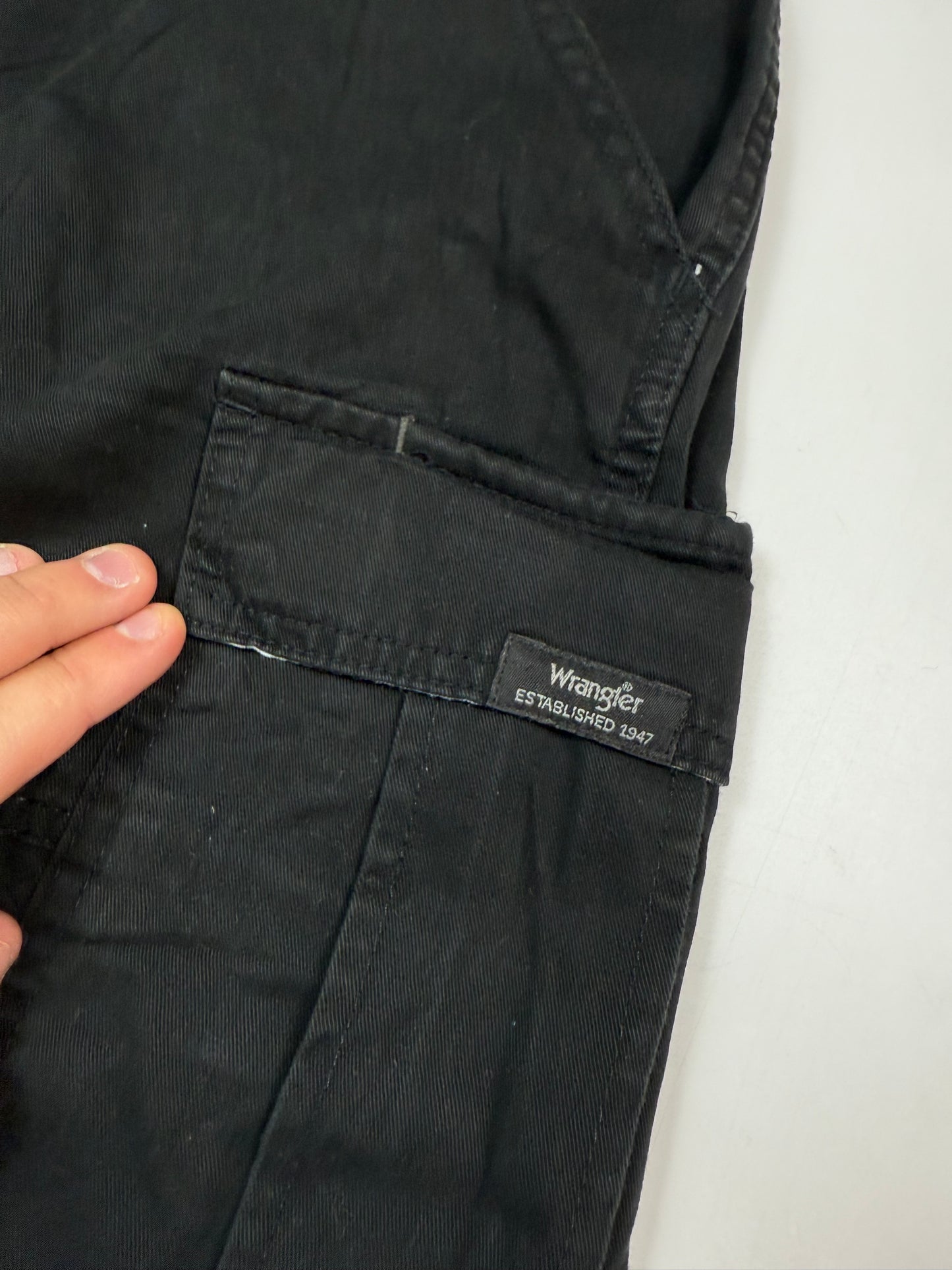 Vintage Wrangler baggy cargo shorts (W32)