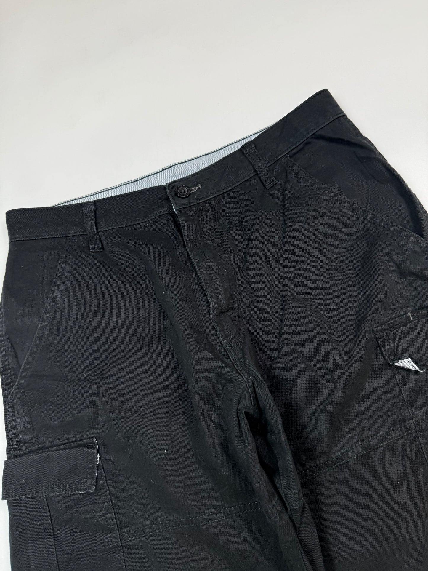 Vintage Wrangler baggy cargo shorts (W32)
