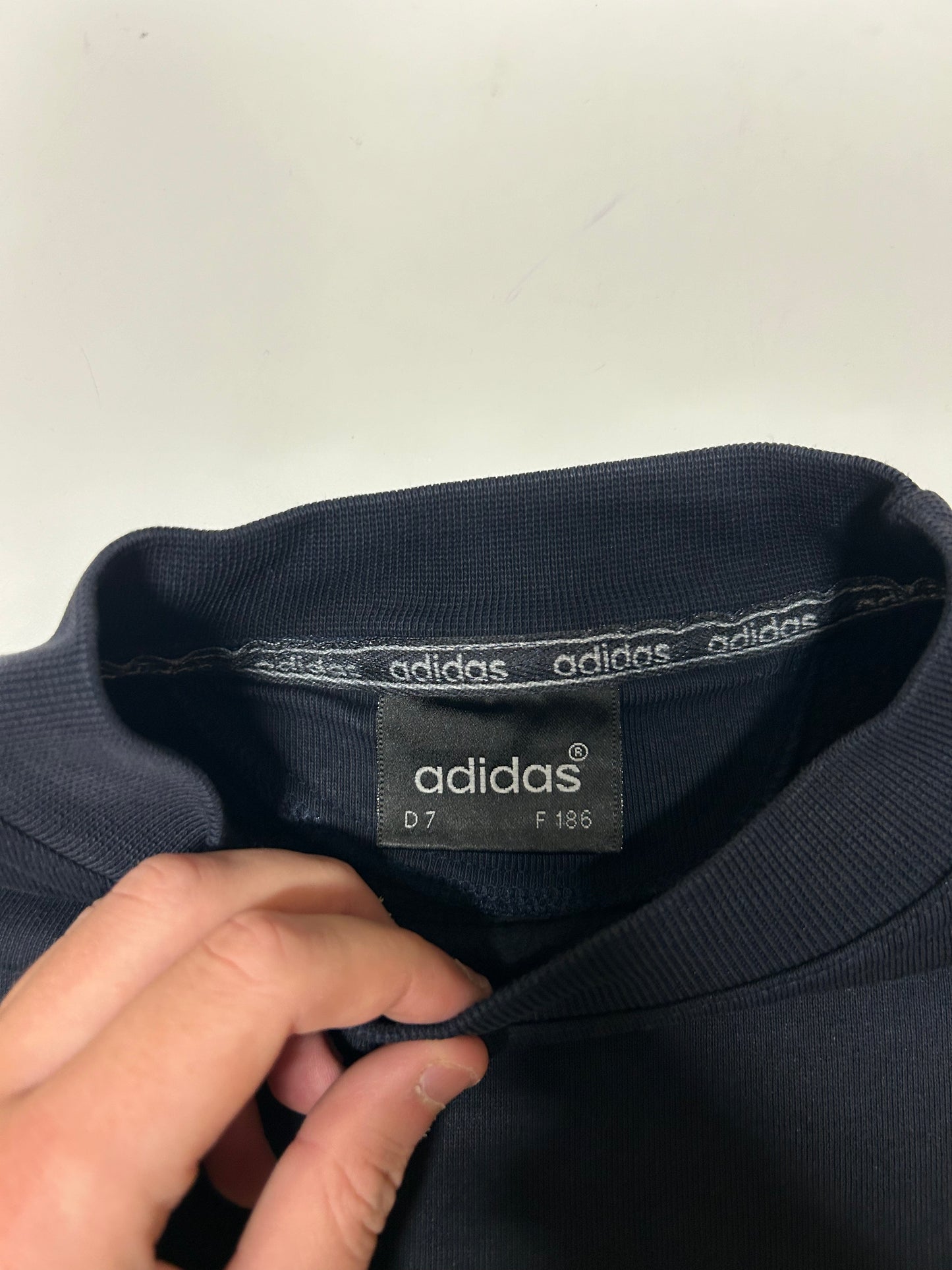 Vintage 90s Adidas originals small logo sweatshirt (L)