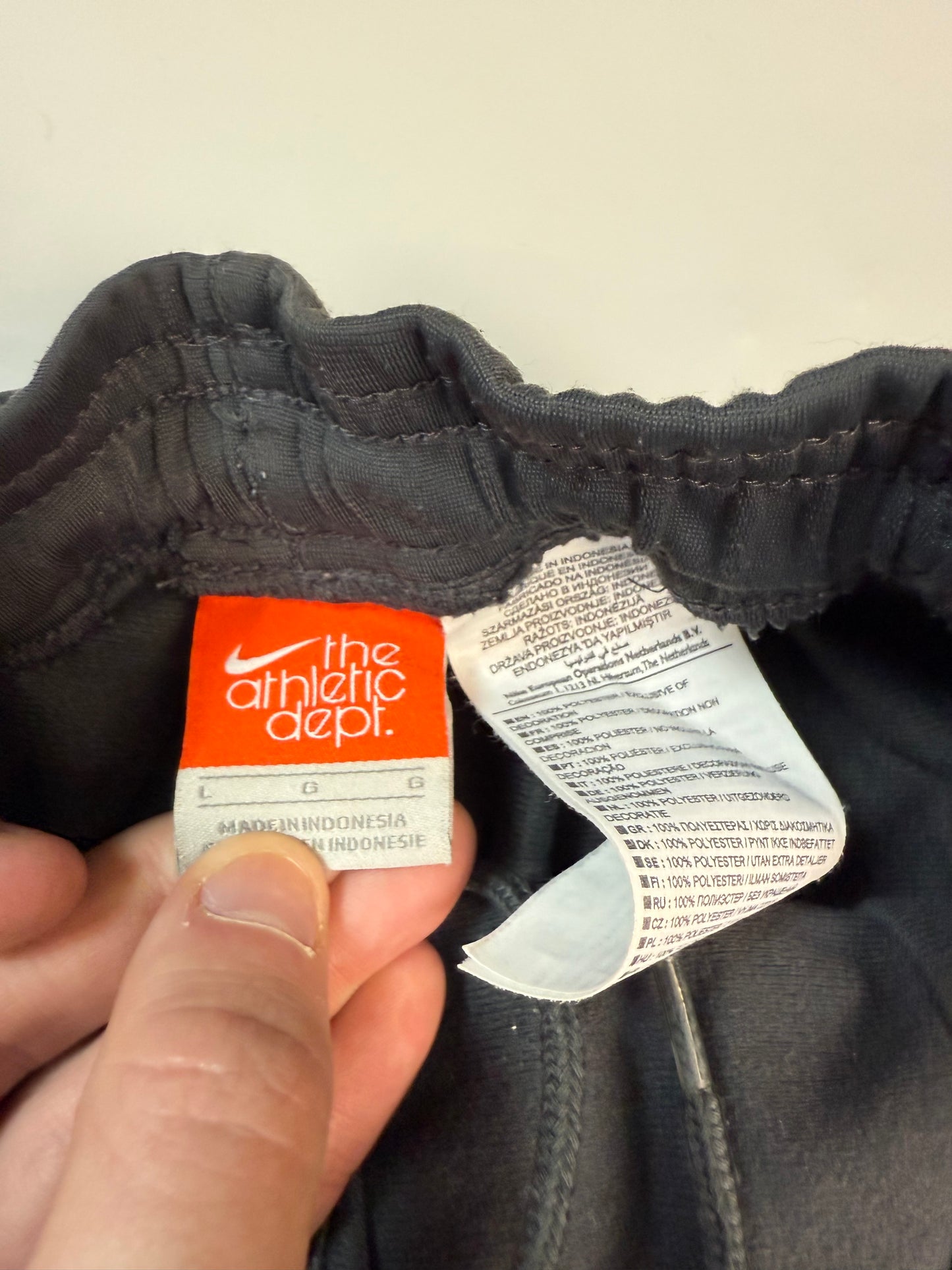 Vintage Nike baggy track pants (S)