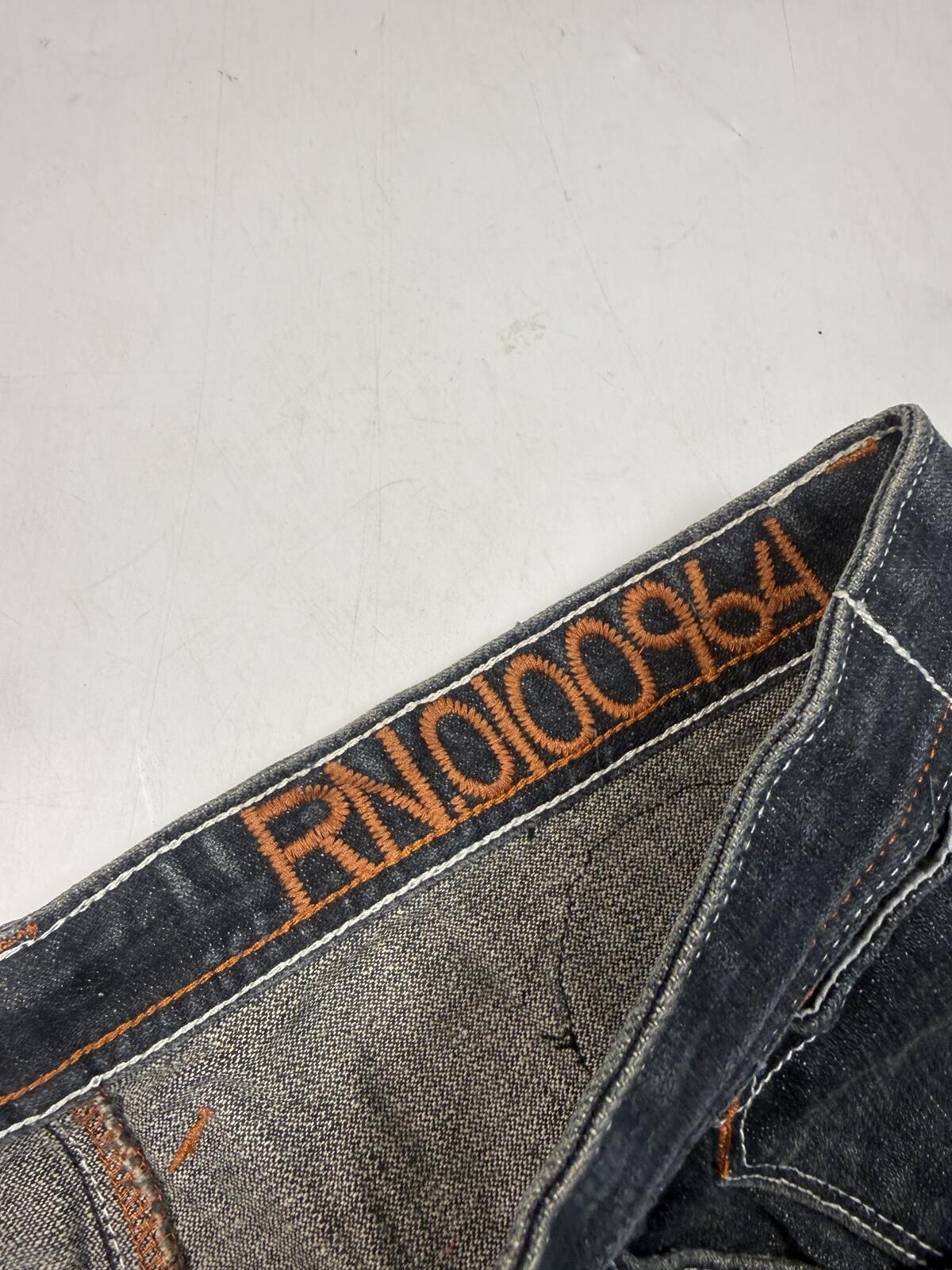 Vintage Y2K Akademiks baggy hip hop jorts (W36)