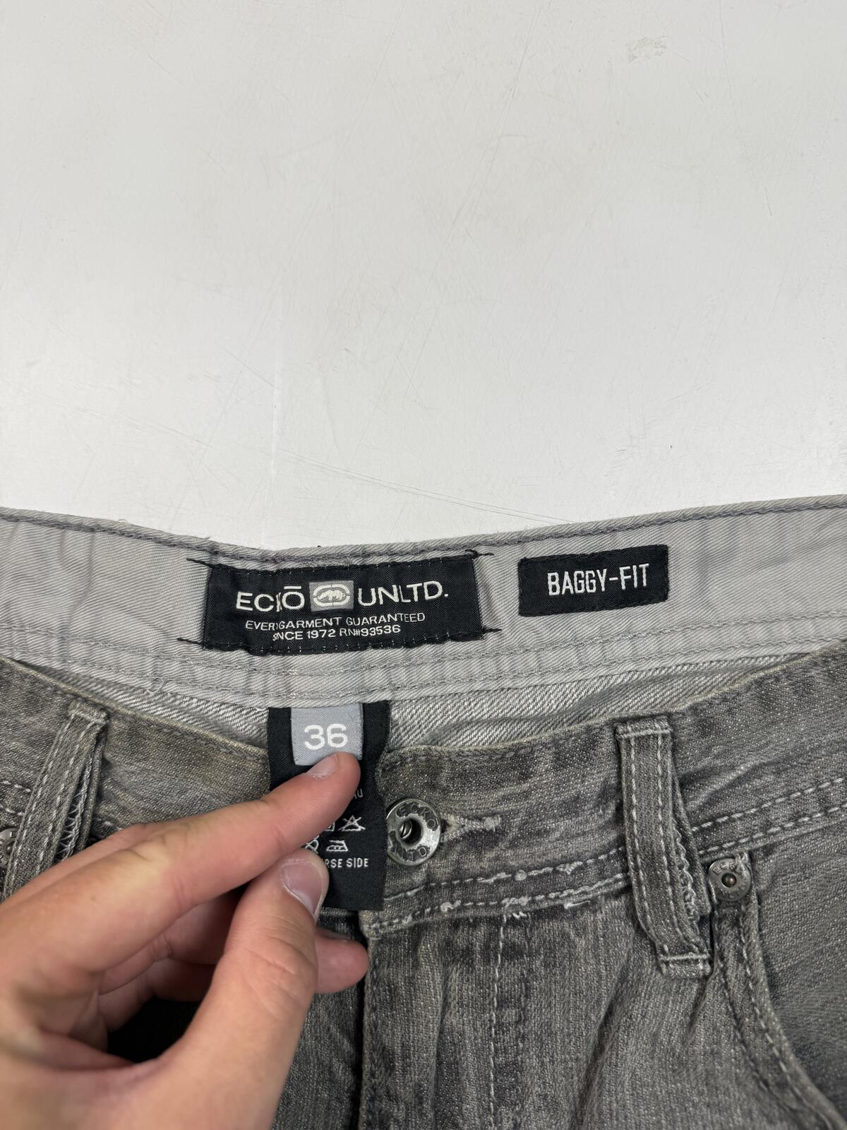 Vintage Y2K Ecko Unltd baggy hip hop jorts (W36)