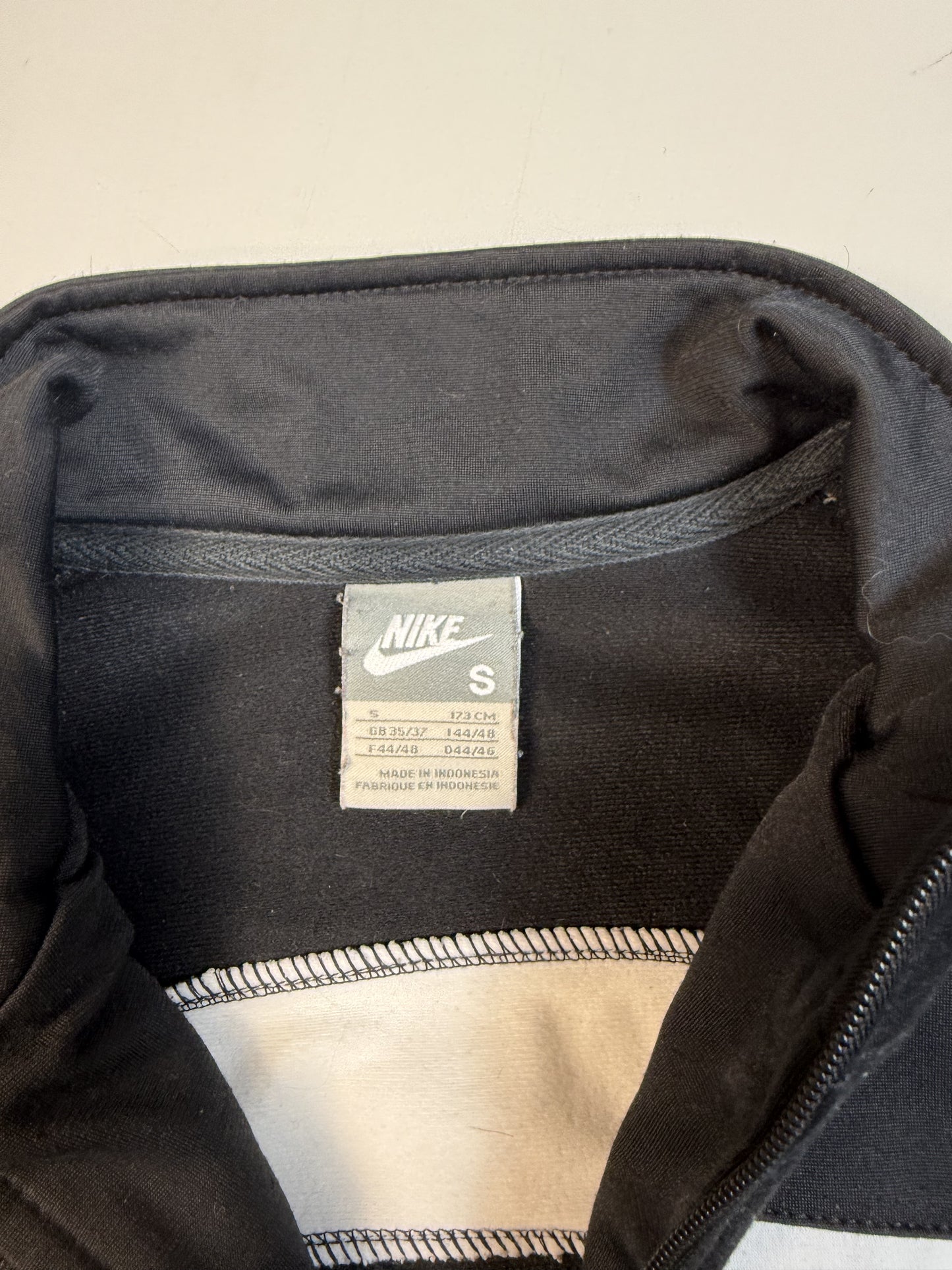 Vintage Nike mini swoosh track jacket (S)