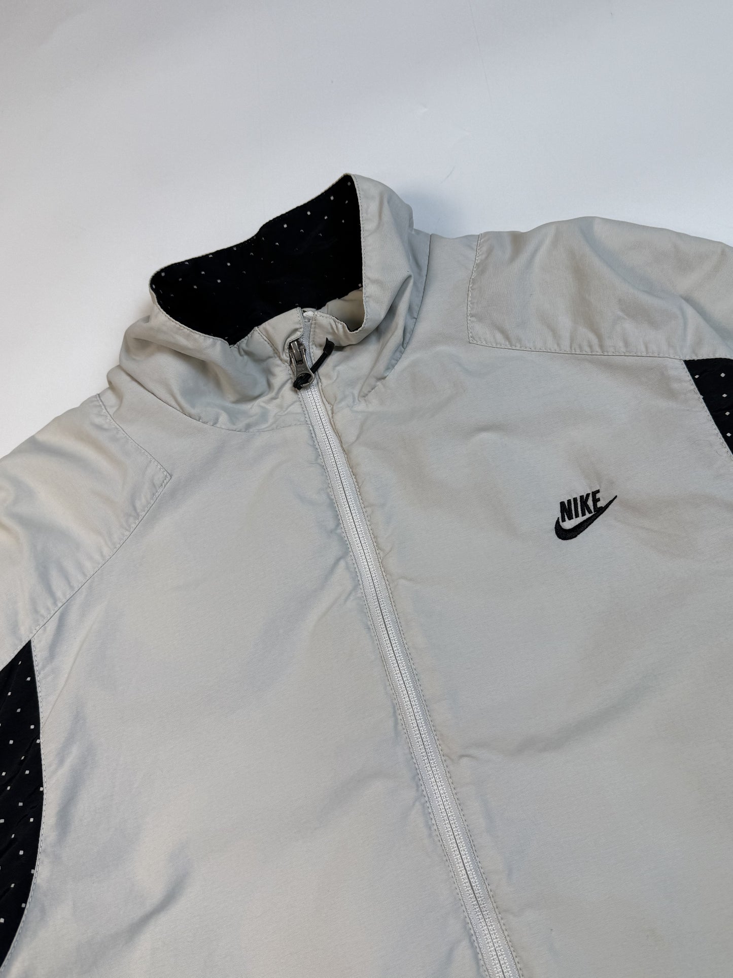 Vintage Nike small logo track jacket (M)